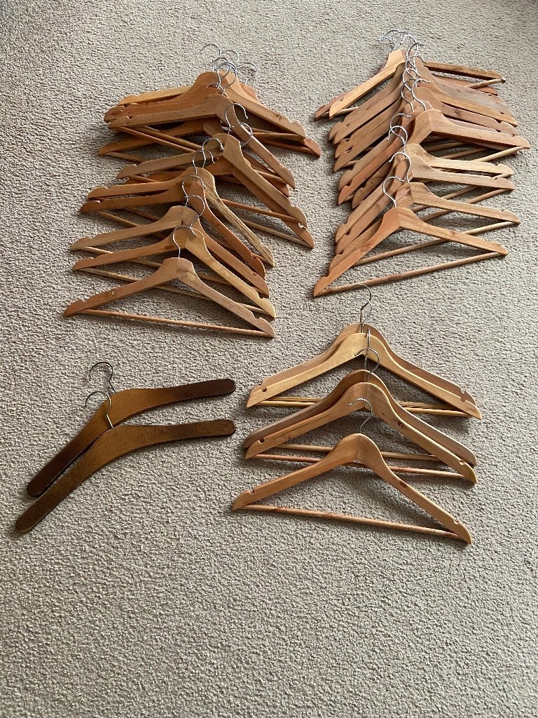34 kledinghangers kleerhanger hout, Ophalen, Zo goed als nieuw, Hout, Volwassenen
