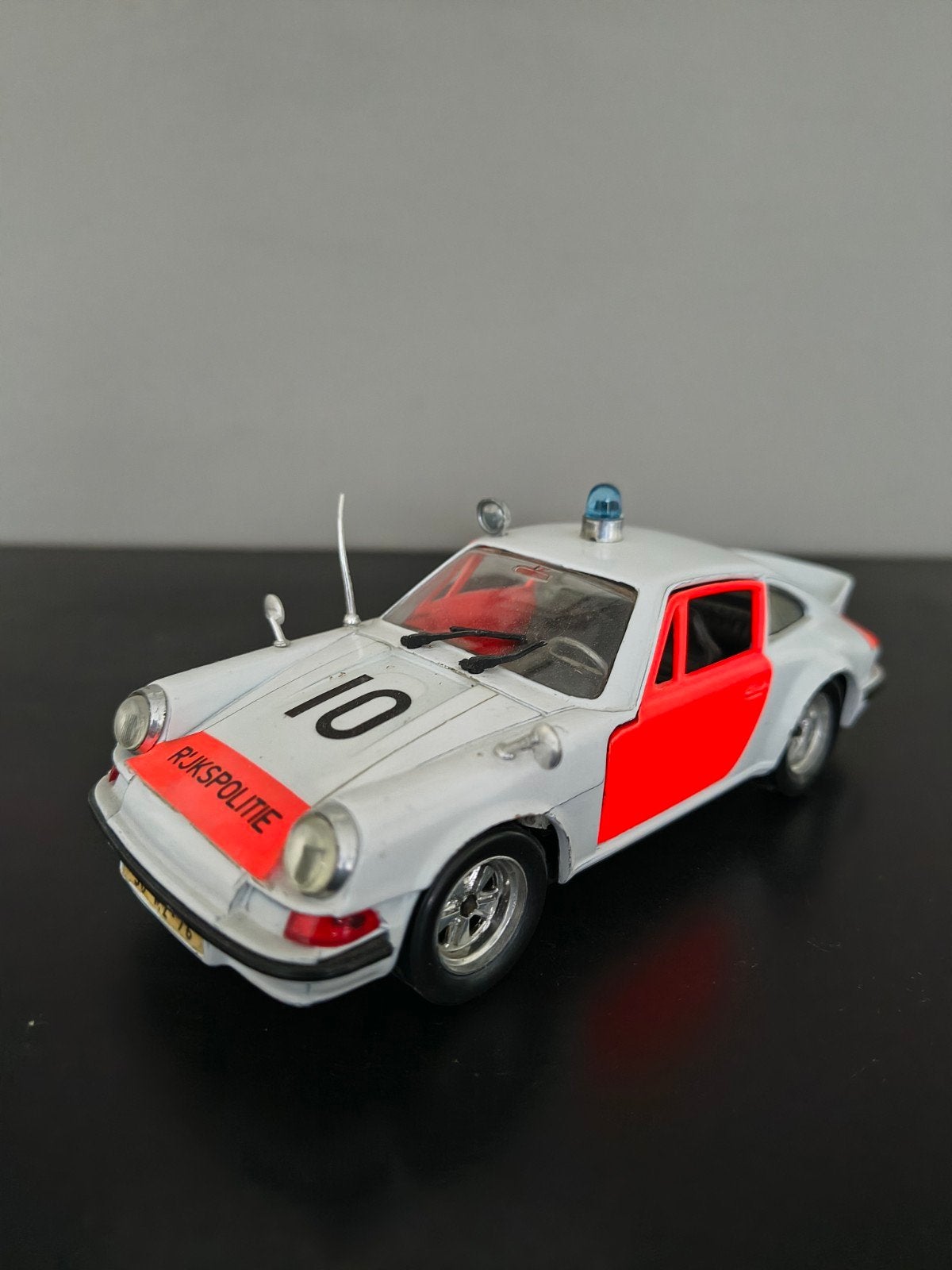Porsche 911, Rijkspolitie, Hobby en Vrije tijd, Modelauto's | 1:24, Ophalen of Verzenden, Zo goed als nieuw, Overige merken