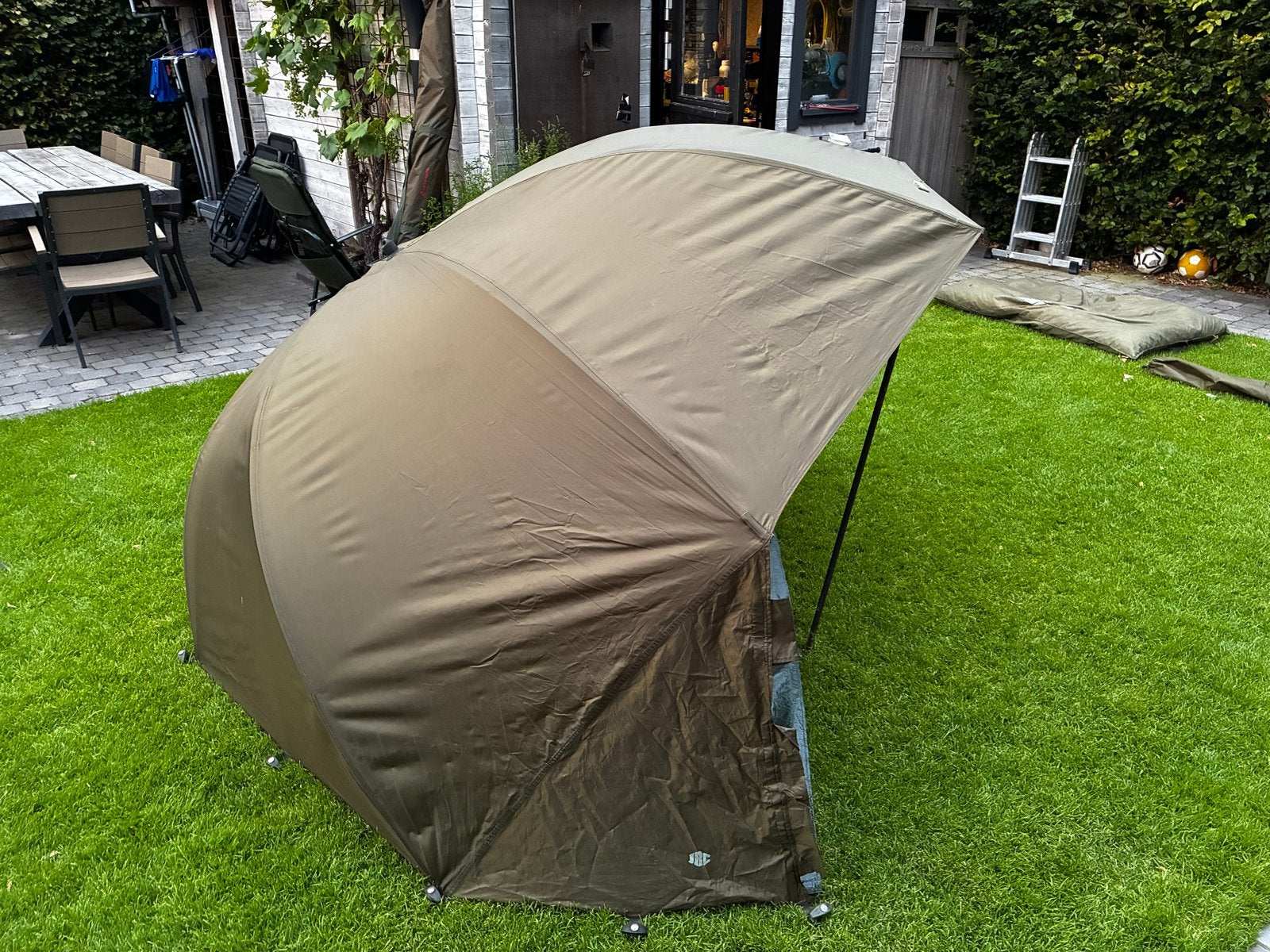 JRC Brolly - Compacte en stevige visserij shelter, Ophalen, Zo goed als nieuw, Tot en met 2