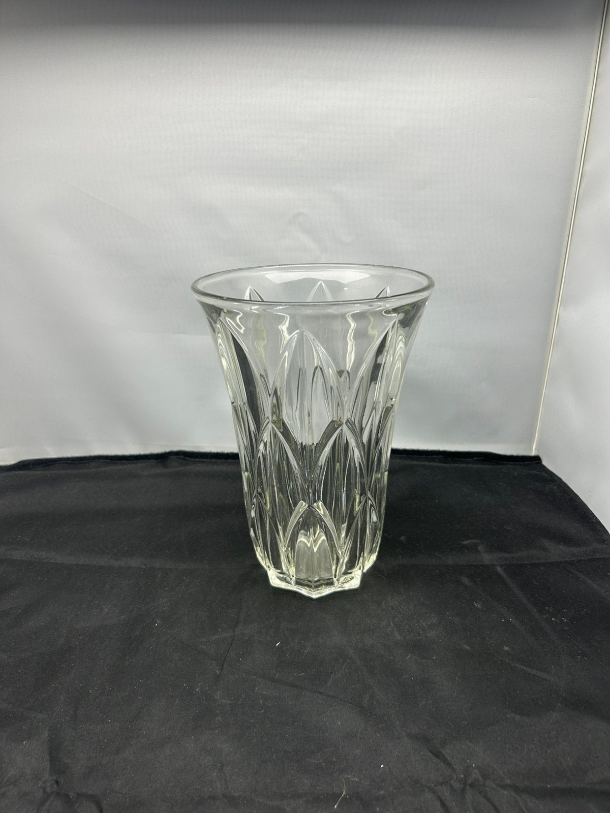 Vintage Franse tulpvaas VMC Reims persglas 20 cm, Ophalen, Zo goed als nieuw, Glas, 20 cm