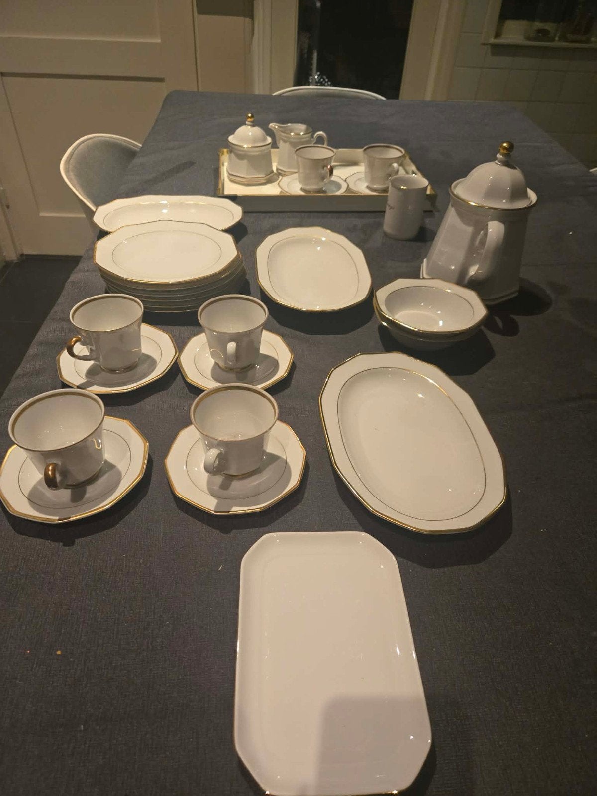 Vintage Mitterteich Bavaria Porseleinen Servies met Goud, Ophalen