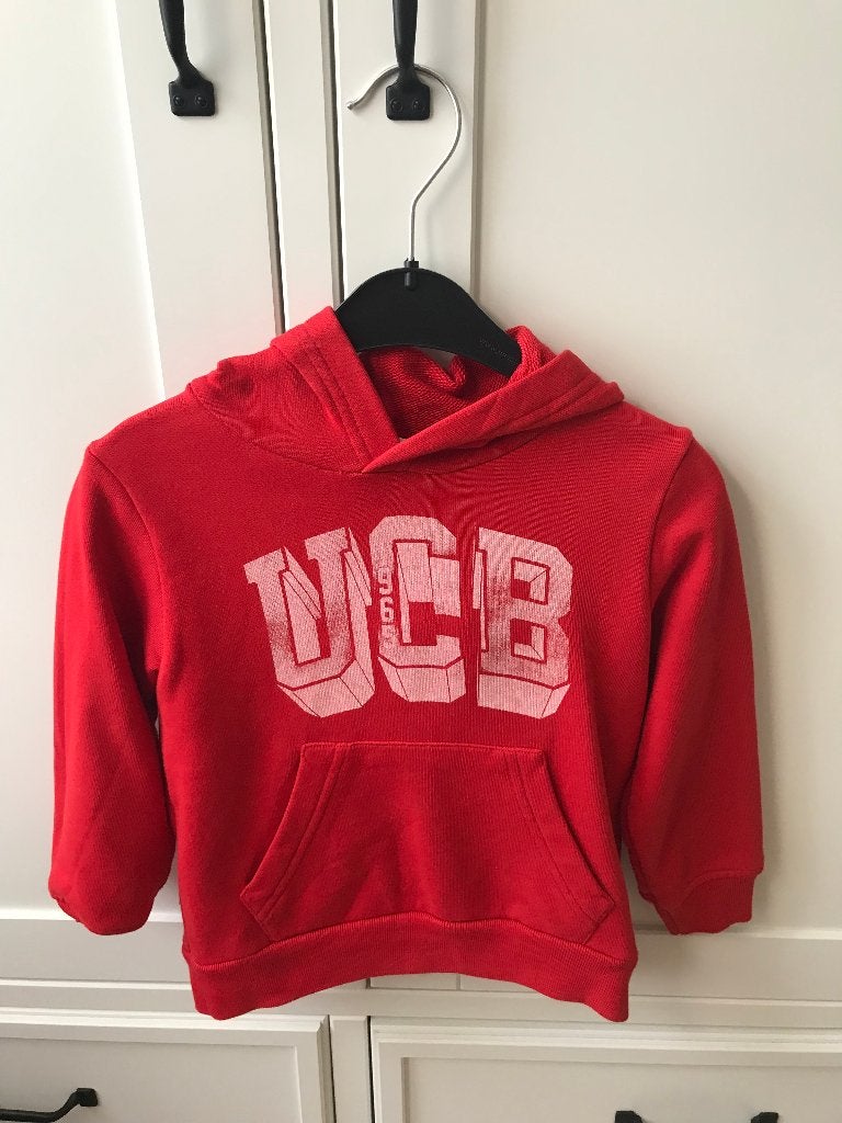 Trui hoody rood Benetton maat 104, Ophalen, Trui of Vest, Zo goed als nieuw, Jongen