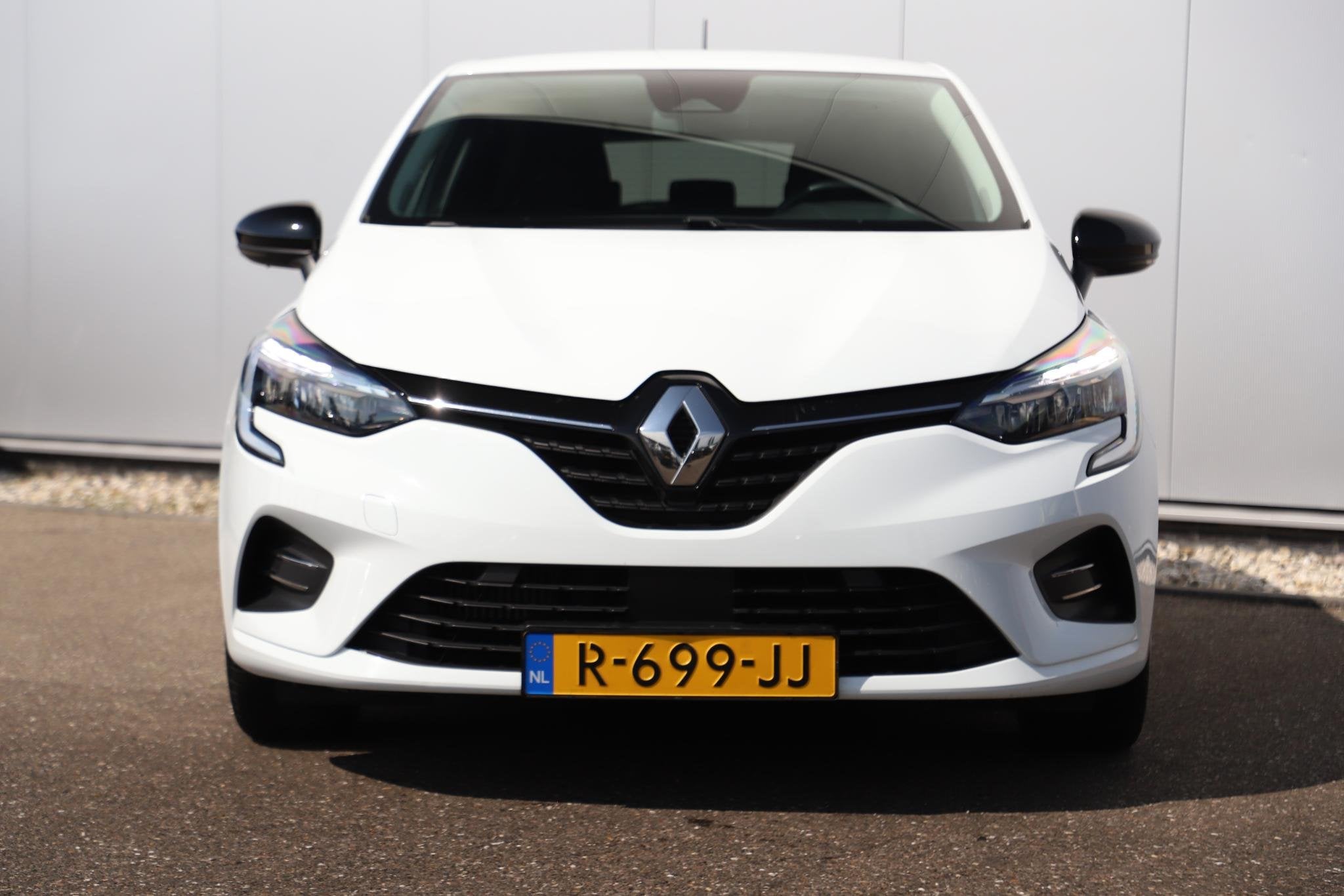 Renault Clio 1.0 TCe Zen 16 inch LMV Navigatie Parkeersensor, Auto's, Renault, Voorwielaandrijving, Gebruikt, Euro 6, 580 kg