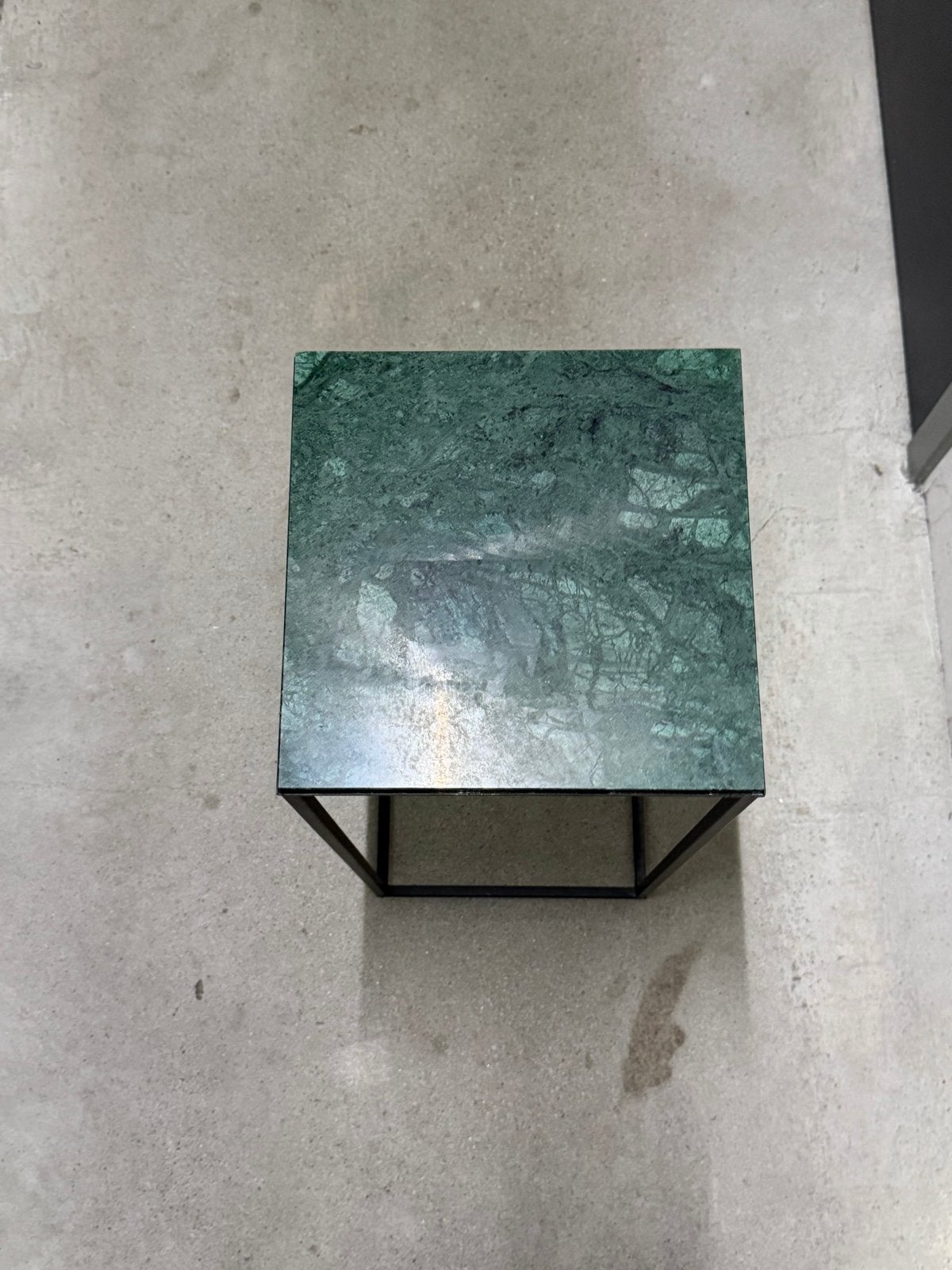 Groene marmeren pilaar / vaashouder / bijzettafel, Ophalen, Groen, Zo goed als nieuw, Modern