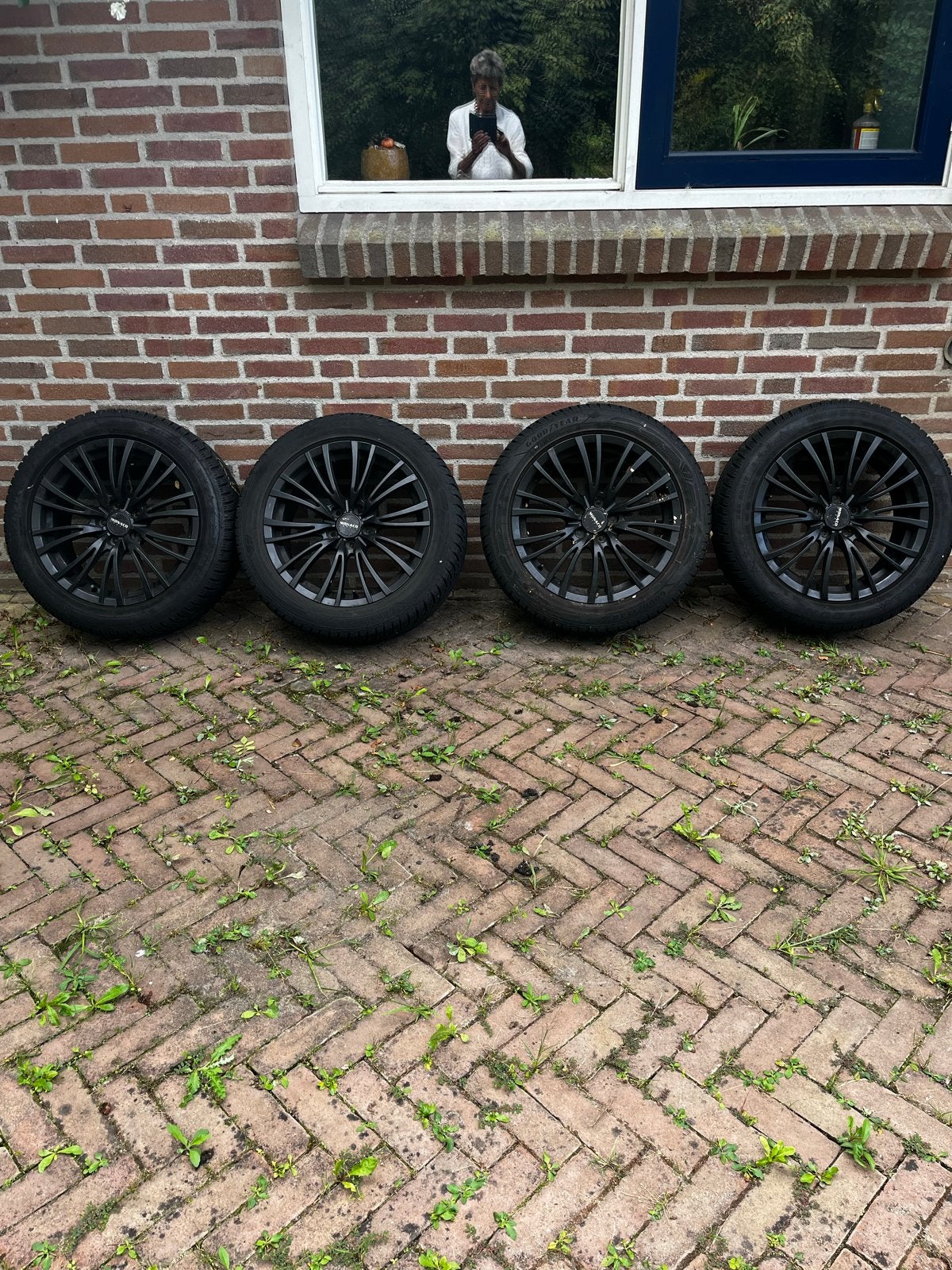 Monaco velgen met Goodyear winterbanden 235/50R17, Ophalen, Gebruikt, Banden en Velgen, 17 inch