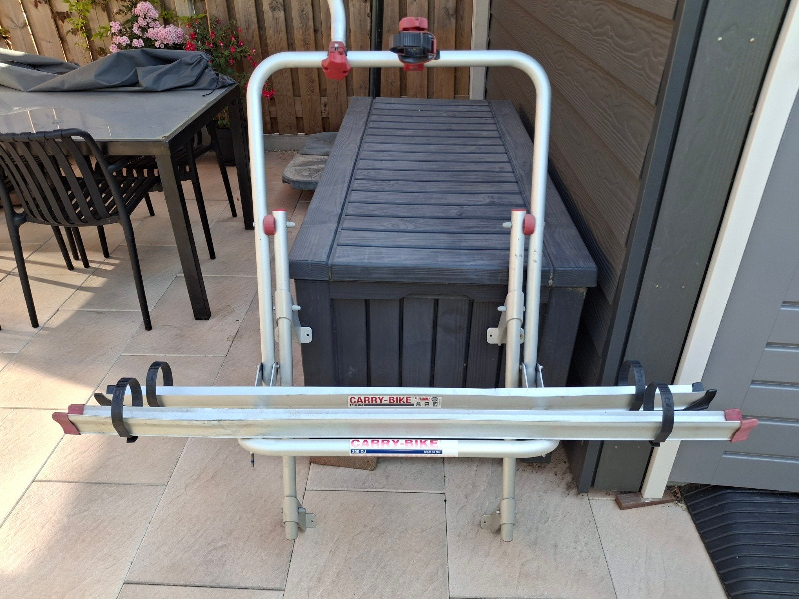 Fietsendrager Carry-Bike 200 DJ voor buscamper, Auto diversen, Fietsendragers, Ophalen, 2 fietsen, Gebruikt, Achterklepdrager