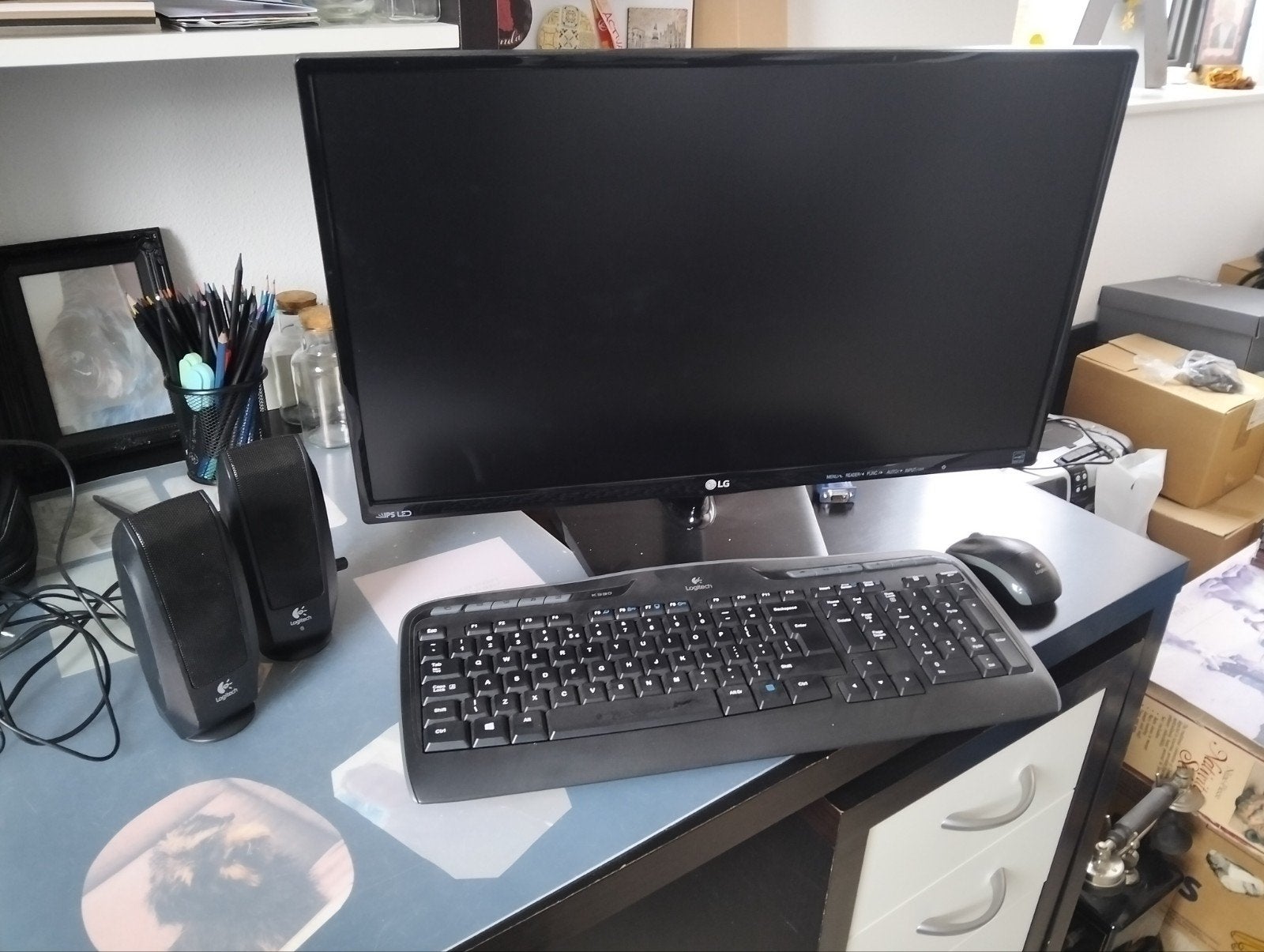 LG monitor, Logitech toetsenbord, muis en boxjes, Ophalen, IPS, Full HD, Ingebouwde speakers
