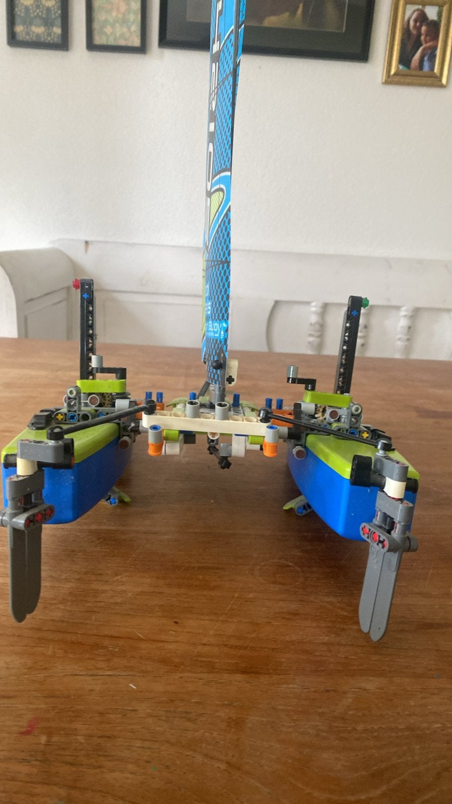Lego technic 42105 catamaran, Ophalen, Zo goed als nieuw