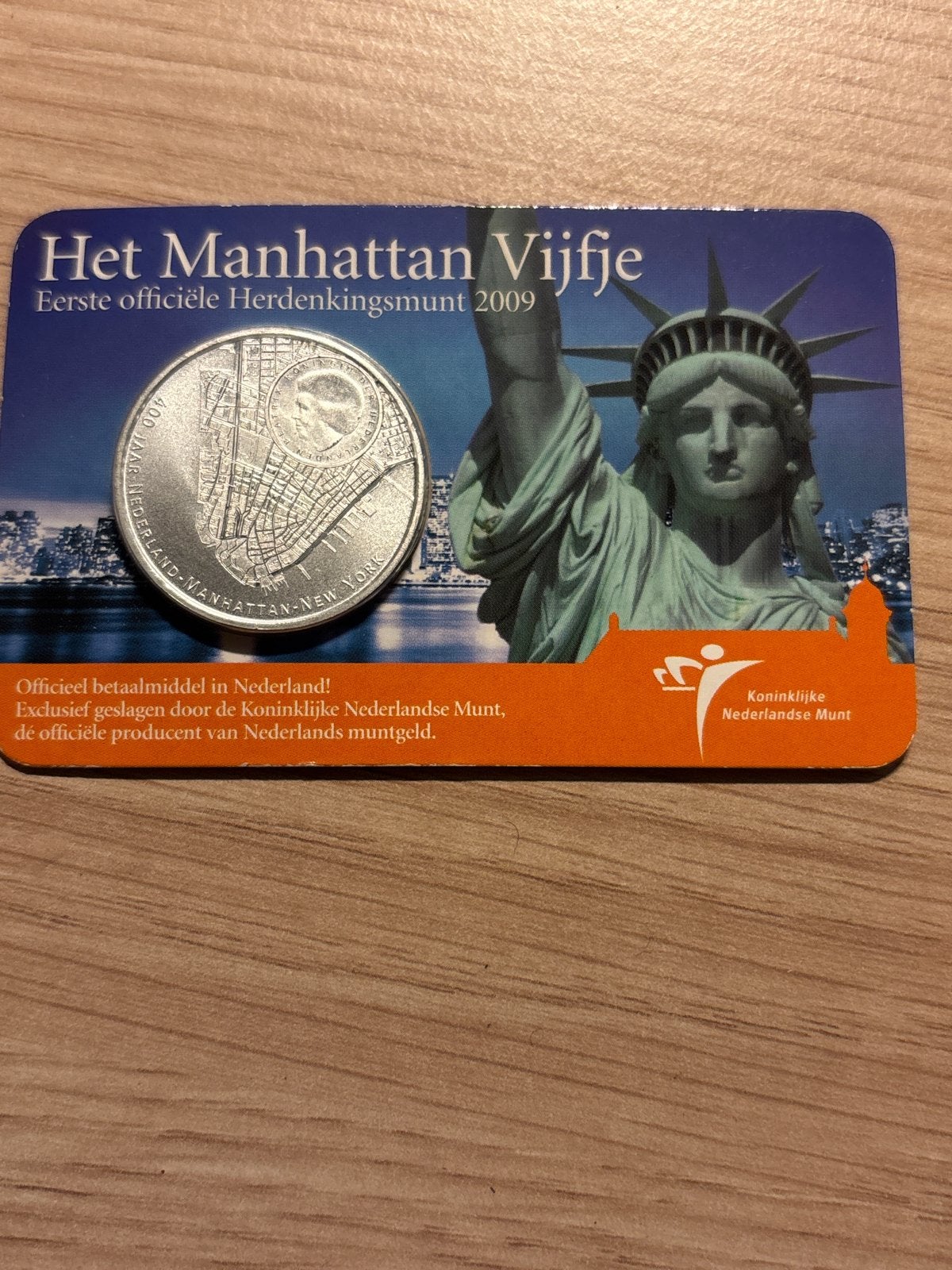 Het Manhattan Vijfje 2009 - Eerste officiële Herdenkingsmunt, Postzegels en Munten, Ophalen, Koningin Beatrix, Euro's, Losse munt
