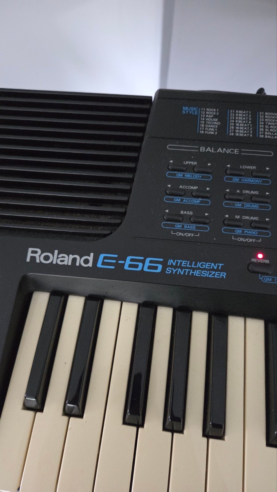 keyboard, Muziek en Instrumenten, Ophalen, Gebruikt, Roland, Met standaard