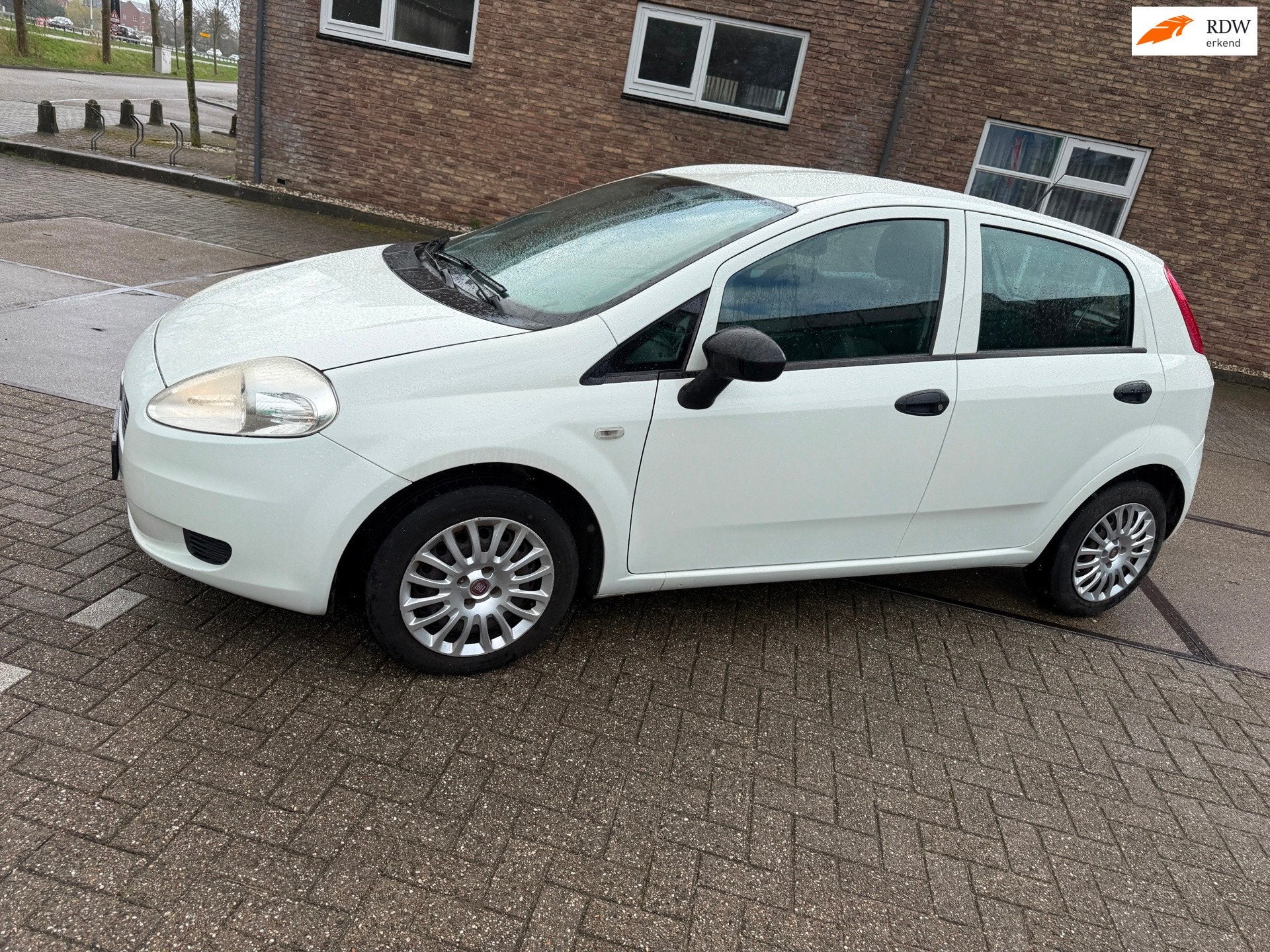 Fiat Grande Punto 1.2 Actual ((( nieuwe apk ))), Voorwielaandrijving, 1242 cc, 4 cilinders, 400 kg