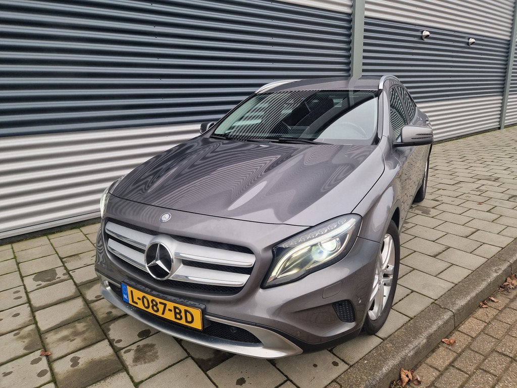 Mercedes-Benz GLA 200 Prestige Automaat,Climatronic,Navigati, Auto's, Mercedes-Benz, Gebruikt, Euro 6, 715 kg, Leder en Stof
