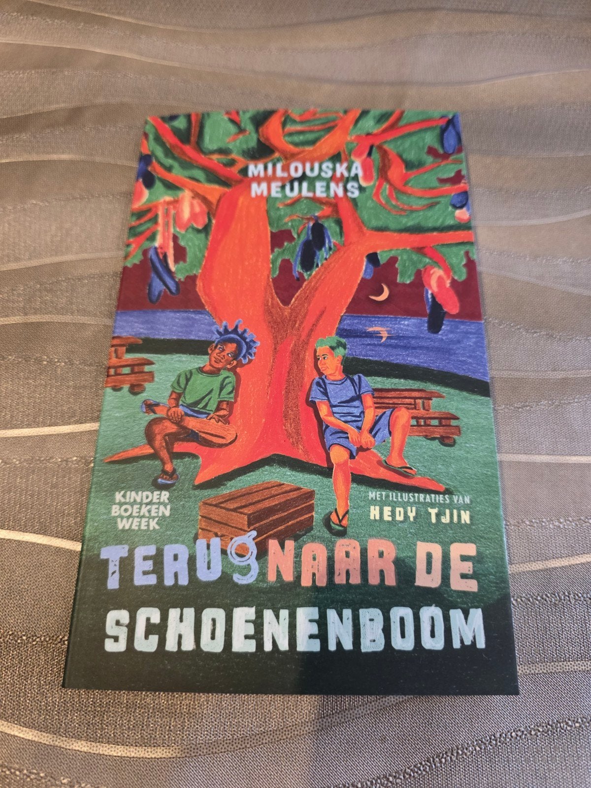 Milouska Meulens - Terug naar de schoenenboom, Milouska Meulens, Fictie algemeen, Nieuw, Ophalen of Verzenden