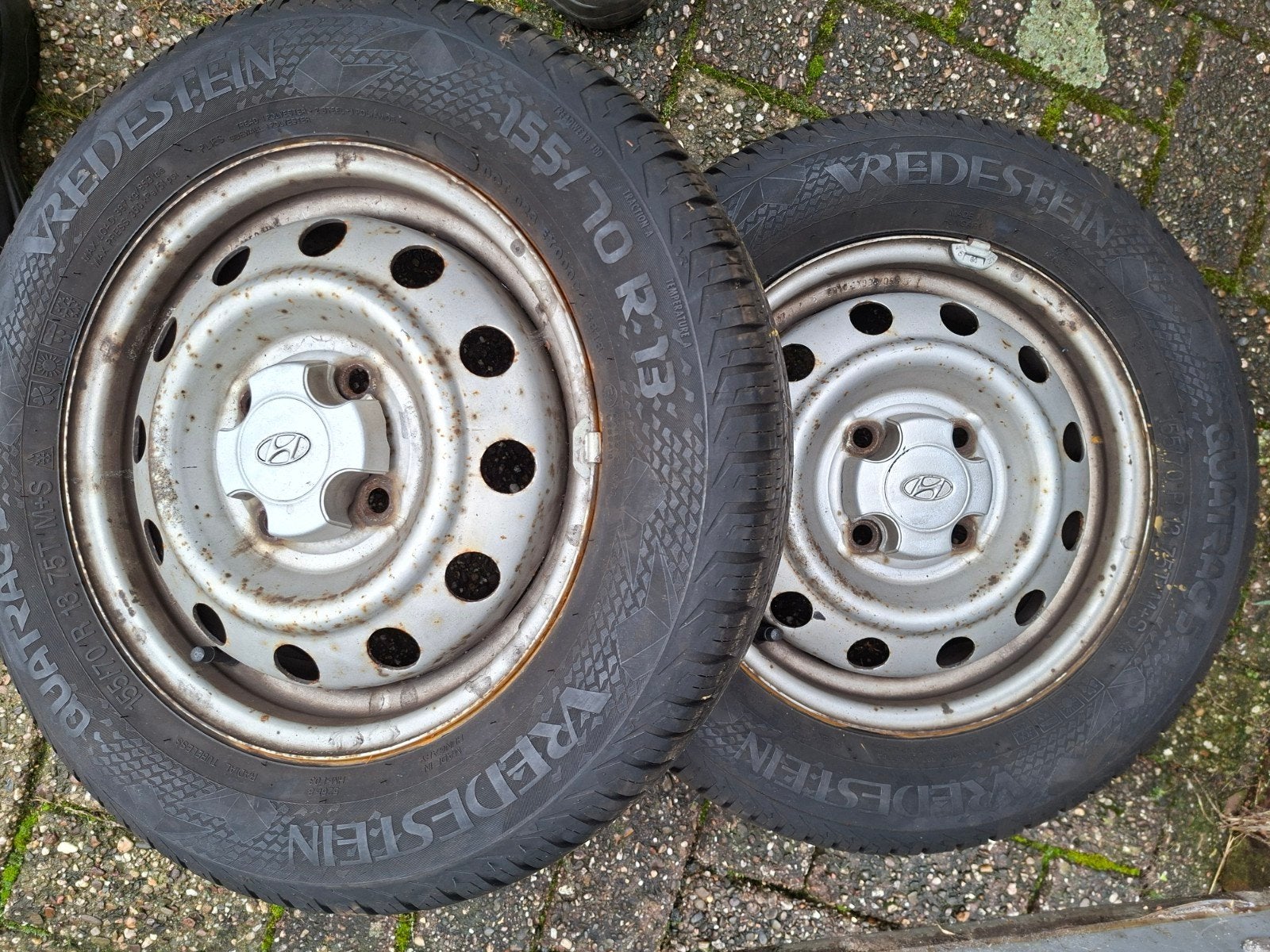 2x Hyundai i10 wielen met 4 seizoen banden, Ophalen