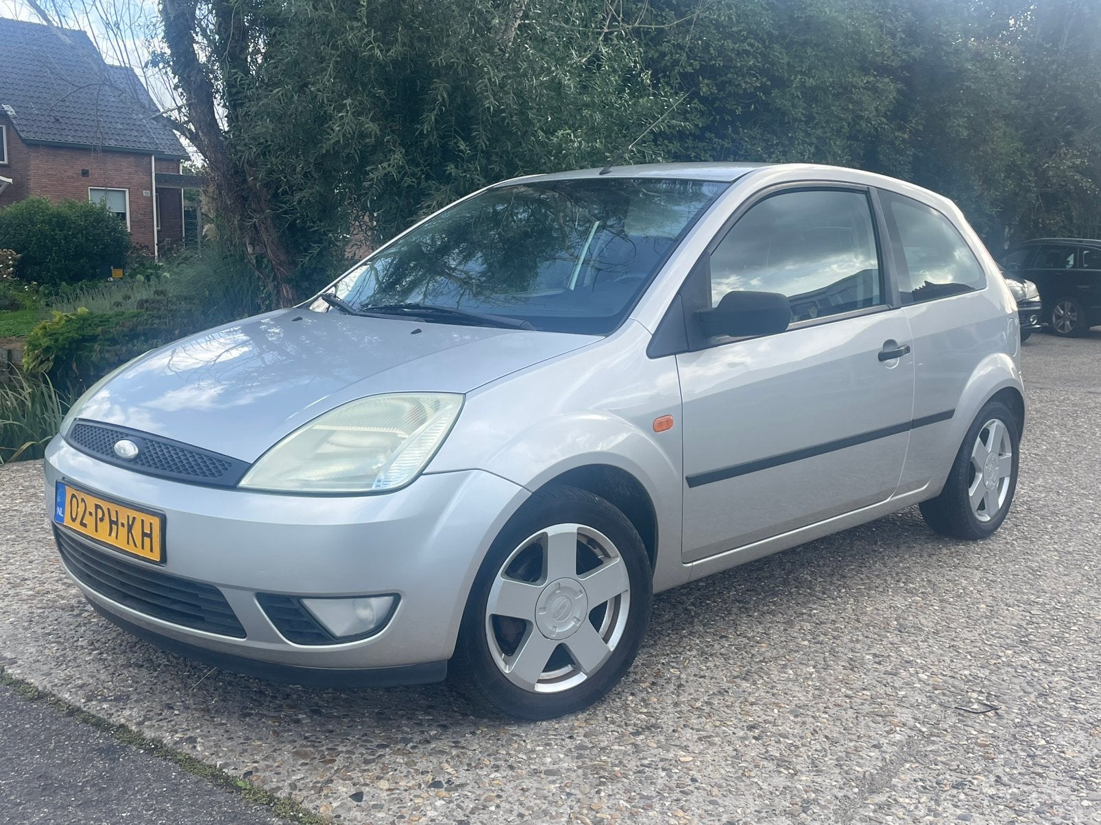 Ford Fiësta 1.3 8V 3DR 2004 Grijs / AIRCO/ BOEKJES / NAP***, 1299 cc, 40 €/maand, 4 cilinders, Origineel Nederlands