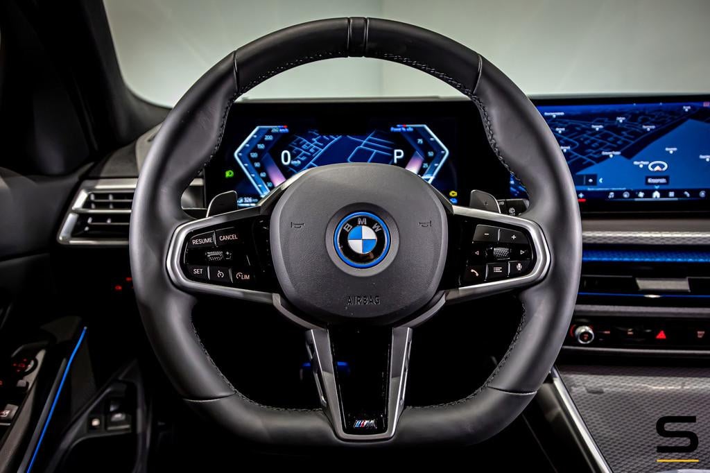 BMW 3-serie Touring 330e|M-sport|Cam|Leder|Garantie|StoelVer, Automaat, 1998 cc, Achterwielaandrijving, Zwart