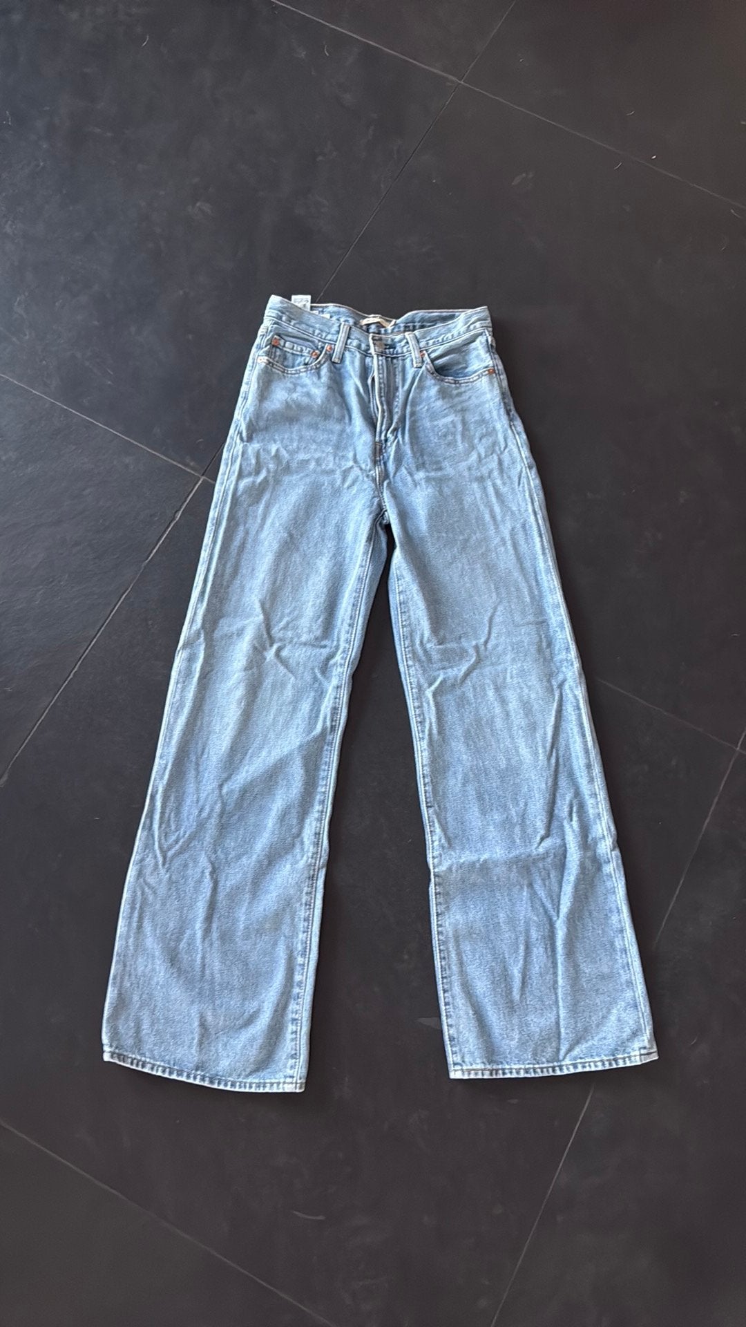 Levi’s broek dames ribcage wide leg maat 28/34, Ophalen of Verzenden, Zo goed als nieuw, Blauw, W28 - W29 (confectie 36)