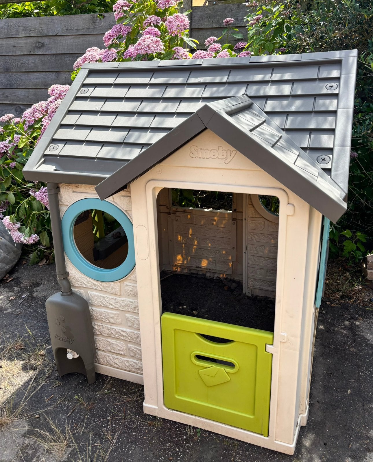 Smoby Life Garden speelhuisje + gratis glijbaan, Kinderen en Baby's, Speelgoed | Buiten | Speelhuisjes, Gebruikt, Kunststof, Ophalen