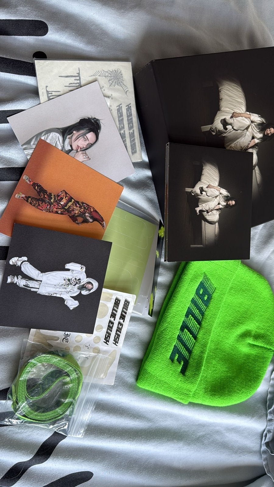 Billie Eilish WWAFAWDWG Boxset + Beanie, Ophalen of Verzenden, 2020 tot heden, Zo goed als nieuw, Boxset