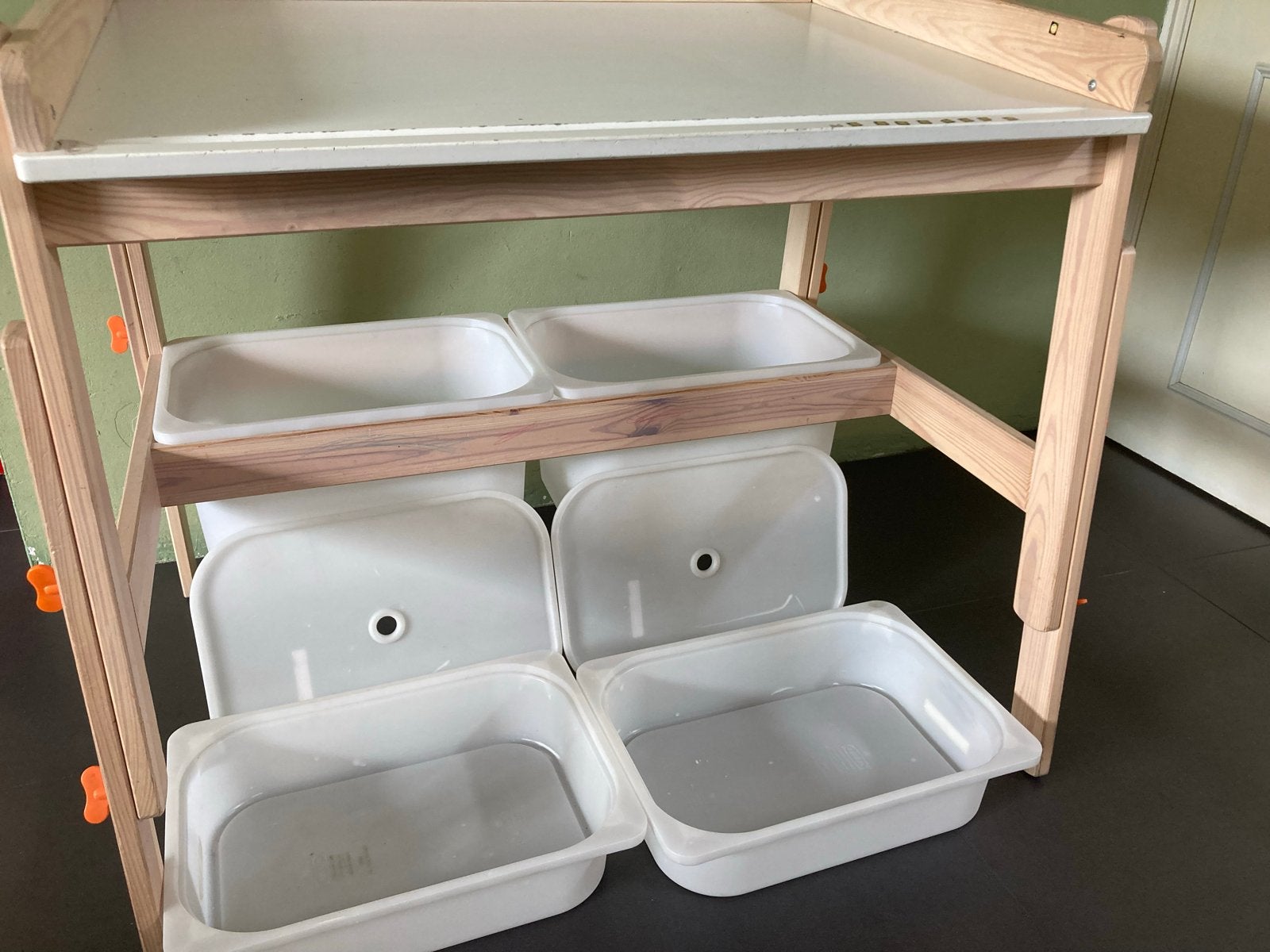 IKEA Flisat Kinder Tekentafel / Bureau met Opbergbakken, Kinderen en Baby's, Kinderkamer | Tafels en Stoelen, Ophalen, Gebruikt