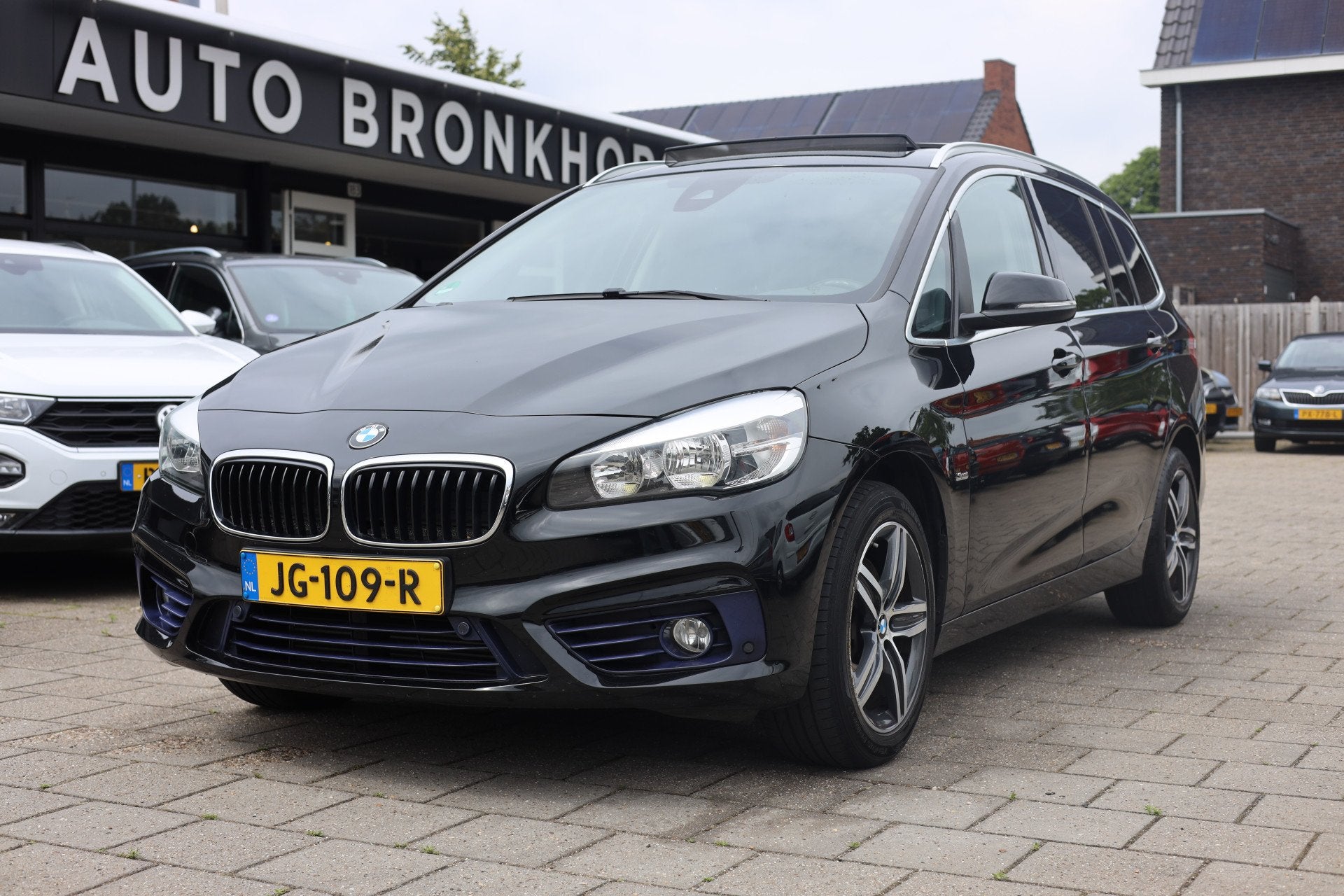 BMW 2 Serie Gran Tourer 218i SPORT | PANO | NAVIGATIE | 17 I, Auto's, Voorwielaandrijving, Automatische klimaatregeling, 136 pk