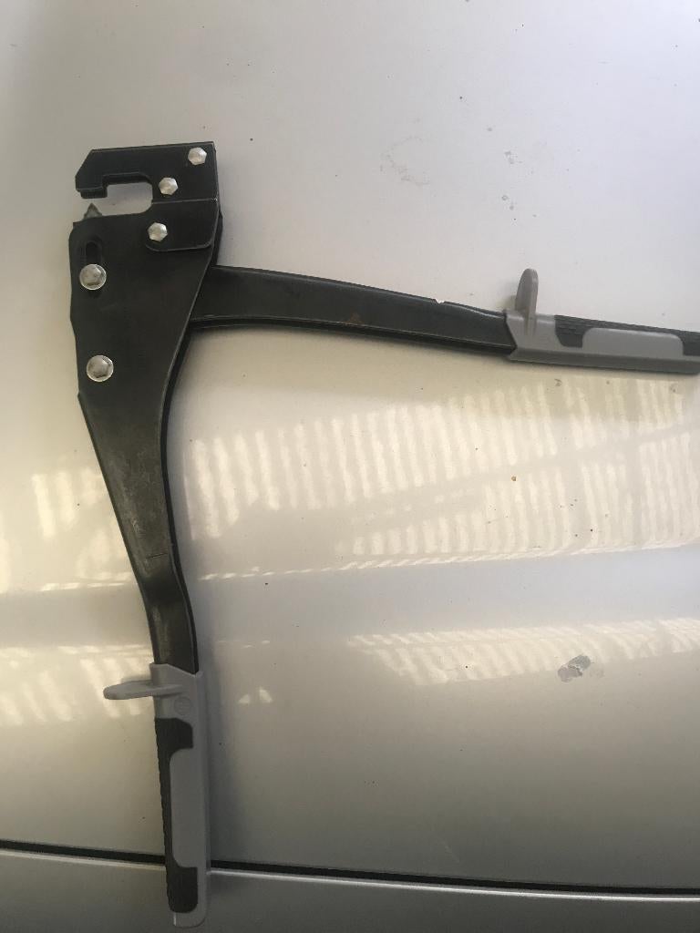 Metal-stud tang, Ophalen, Nieuw