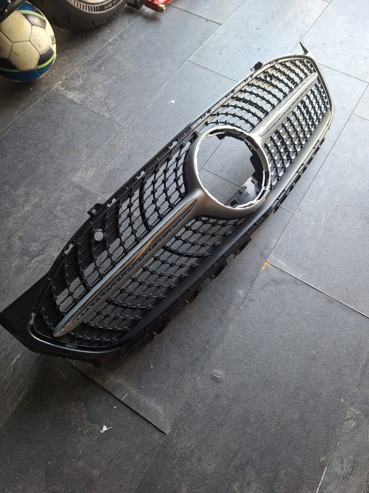 Mercedes-Benz CLA C118 Grill 2019, Ophalen, Gebruikt, Voor, Mercedes-Benz