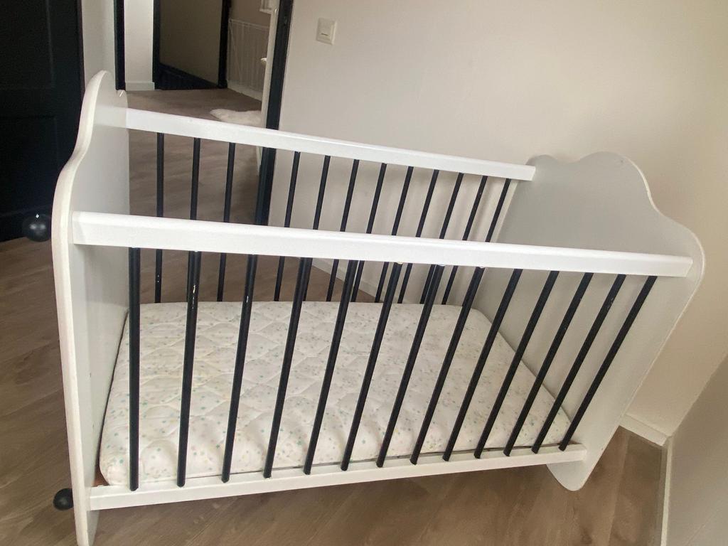 Baby beddengoed en mobiel, Ophalen, Gebruikt, Minder dan 140 cm, Matras
