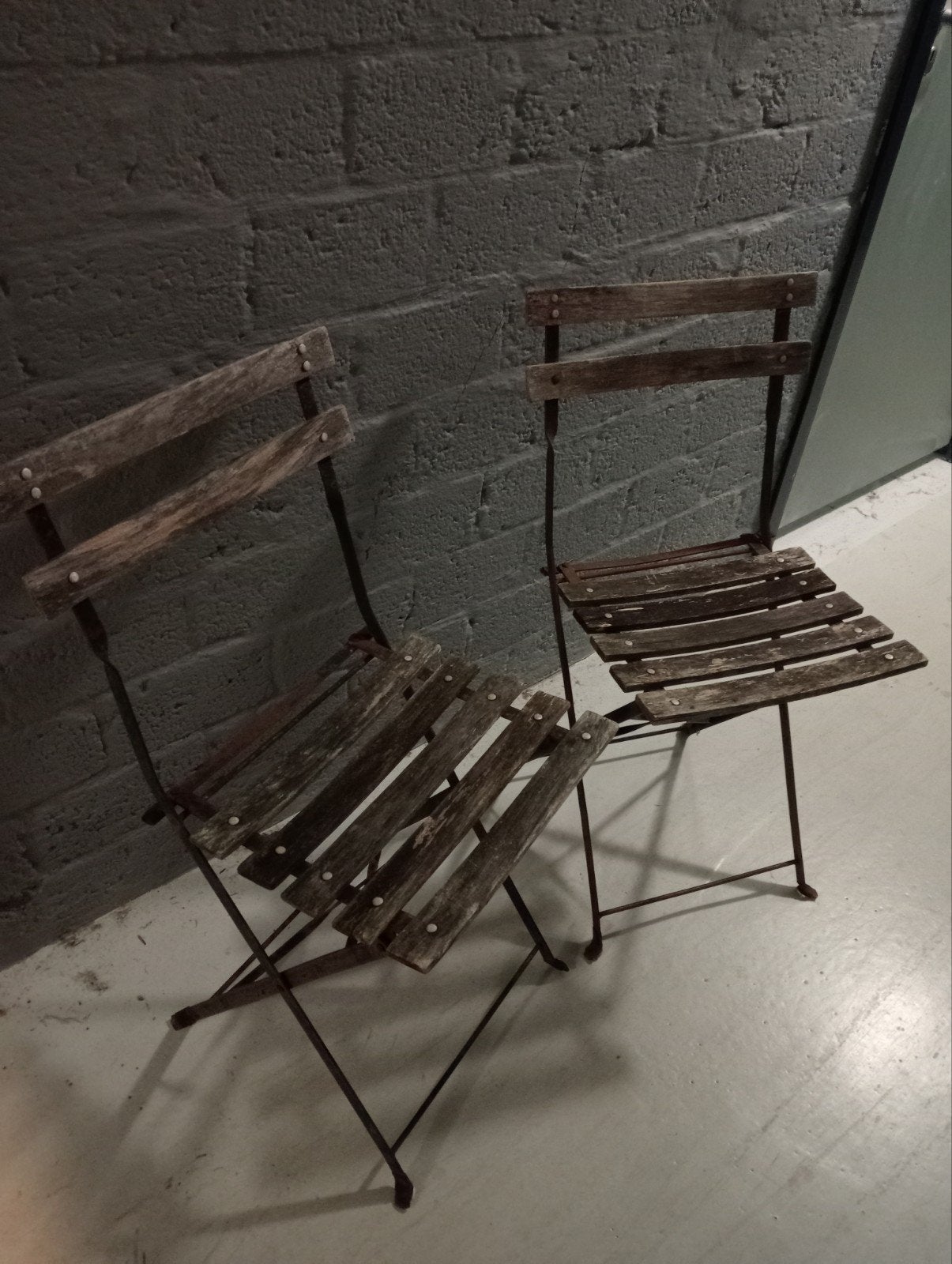 2 bistro stoeltjes, Ophalen, Gebruikt, Hout