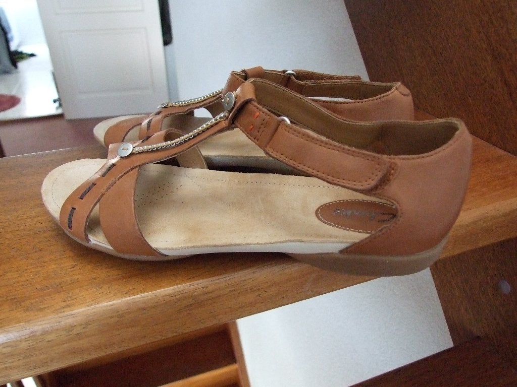 Clarks nieuwe bruine leren sandaaltjes maat 6/39, Bruin, Nieuw, Clarks, Sandalen of Muiltjes