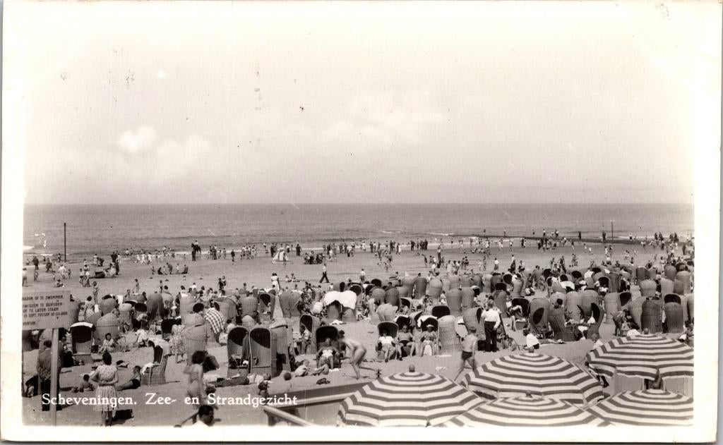 Scheveningen - Zee- en Strandgezicht (1952)