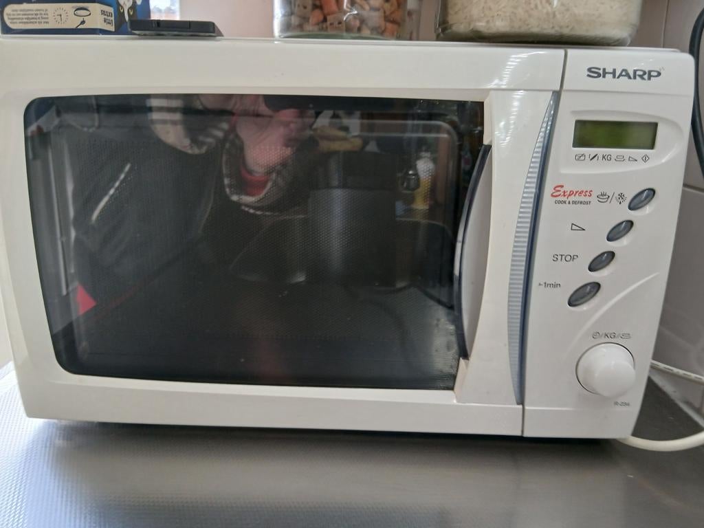 Sharp Express Magnetron - Compact en Gebruiksvriendelijk, Gebruikt, Minder dan 45 cm, Ophalen of Verzenden, Magnetron