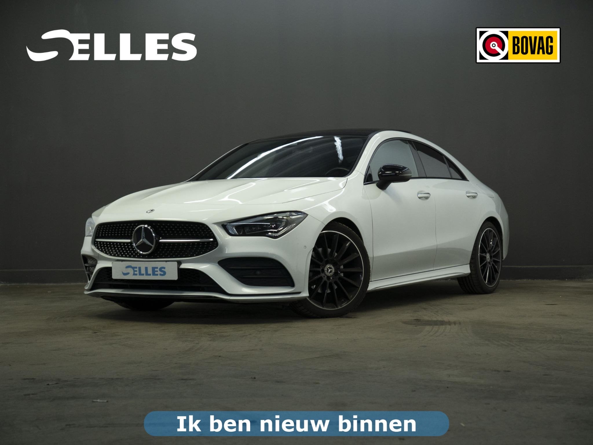 Mercedes-Benz CLA-klasse 180 AMG Line | Panoramadak, Auto's, Gebruikt, 4 cilinders, Leder en Stof, Wit
