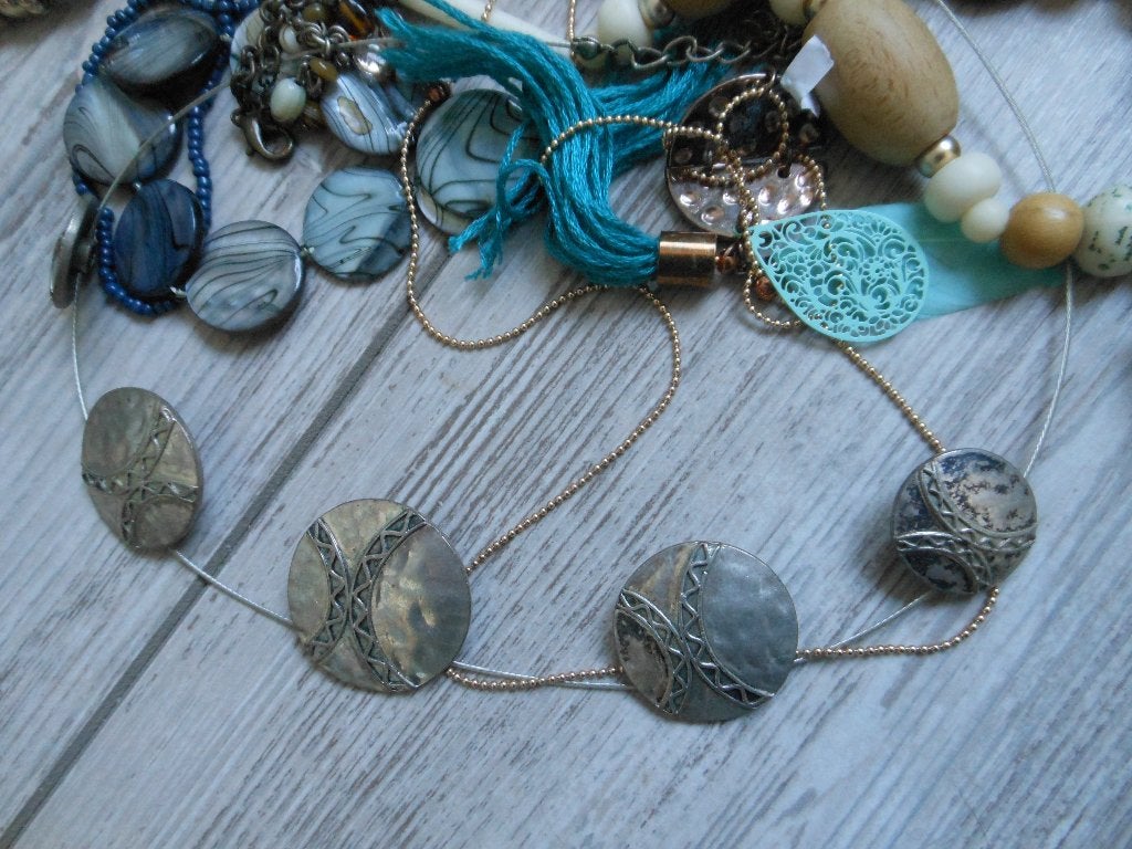 Veel sieraden kettingen,oorbellen,armbanden,ringen enz, Ophalen of Verzenden, Zo goed als nieuw, Overige kleuren, Overige materialen