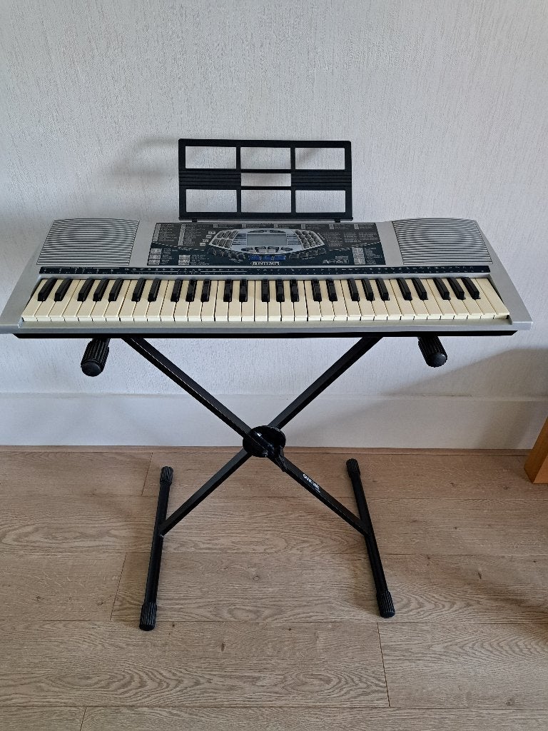 Keyboard met onderstel, Ophalen, Gebruikt, 61 toetsen