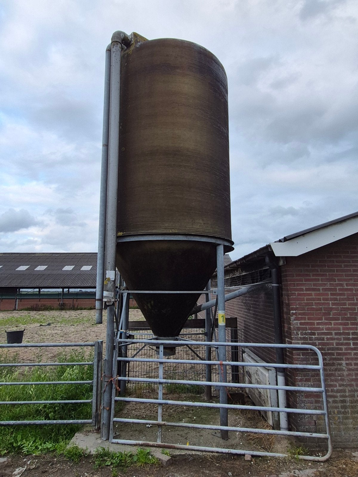 Te koop goede voersilo, Ophalen, Vee