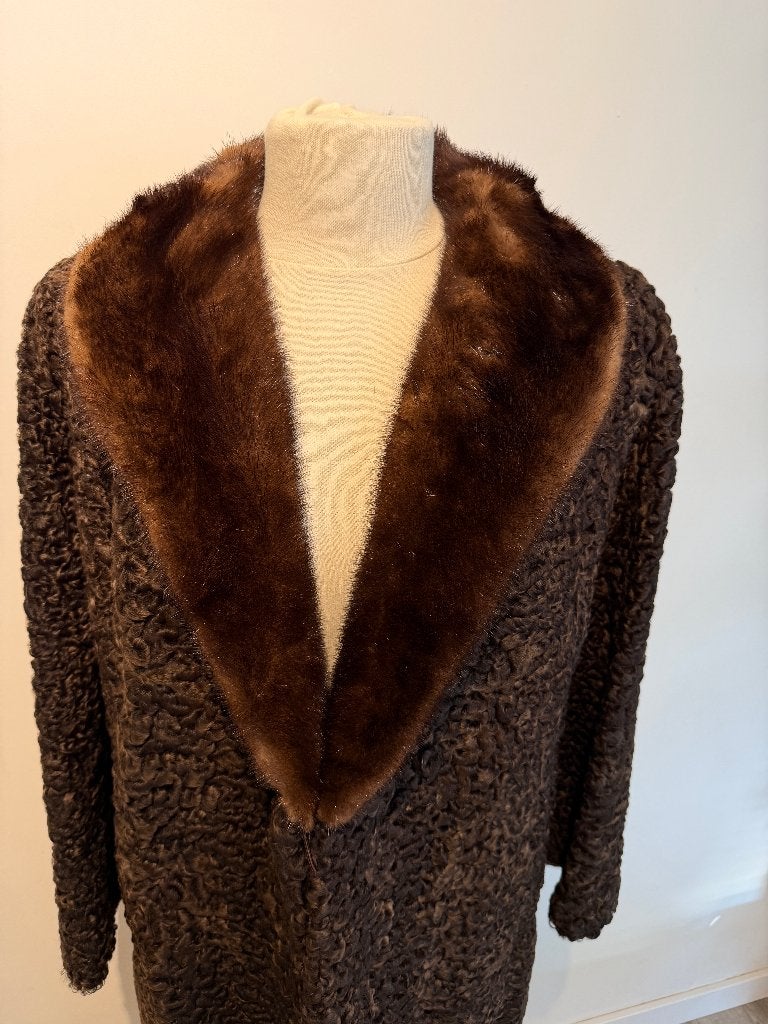Prachtige vintage bontjas Astrakhan met nerts - maat 44, Ophalen of Verzenden, Gedragen, Maat 42/44 (L), Bruin