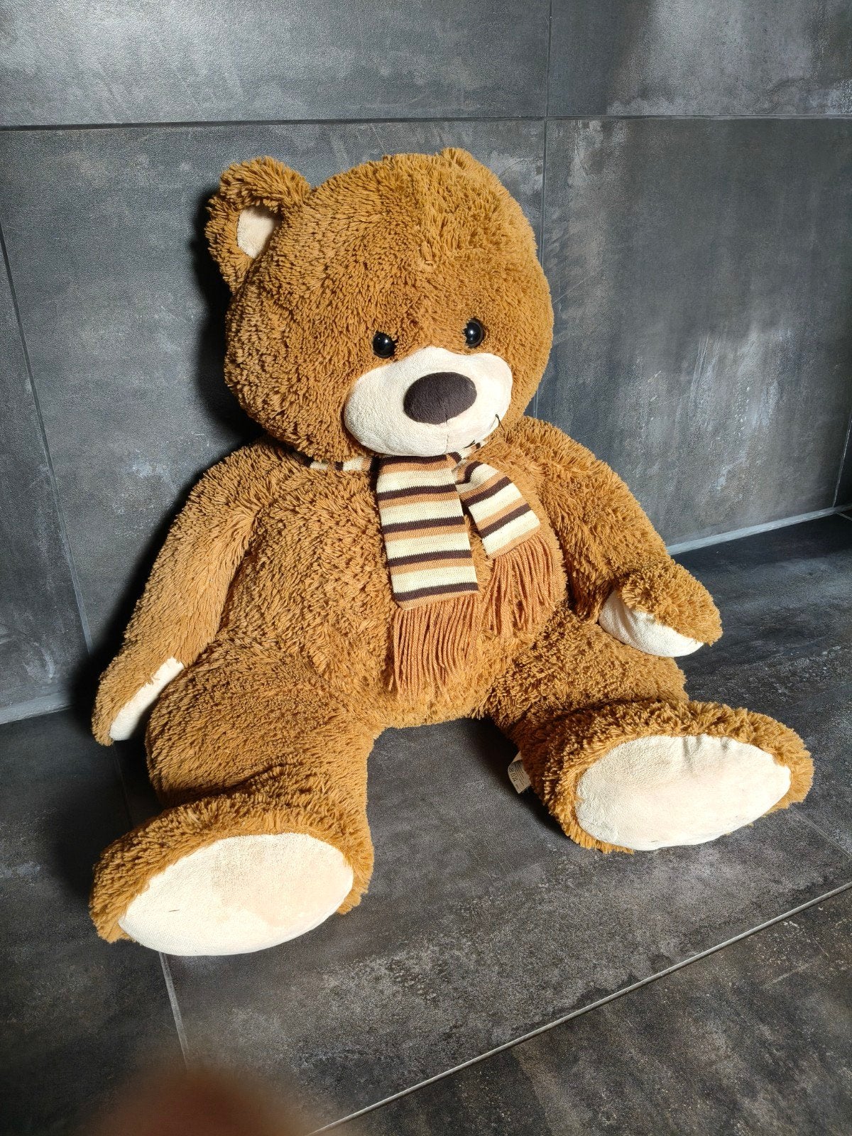 Grote bruine teddybeer met sjaal, Ophalen, Beer, Zo goed als nieuw, Middelgroot (20 tot 80 cm)
