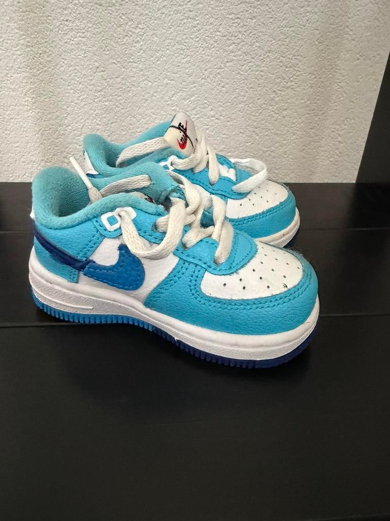 Nike baby schoenen maat 21 - Blauw/Wit, Gebruikt, Jongen of Meisje, Schoenen, Ophalen of Verzenden