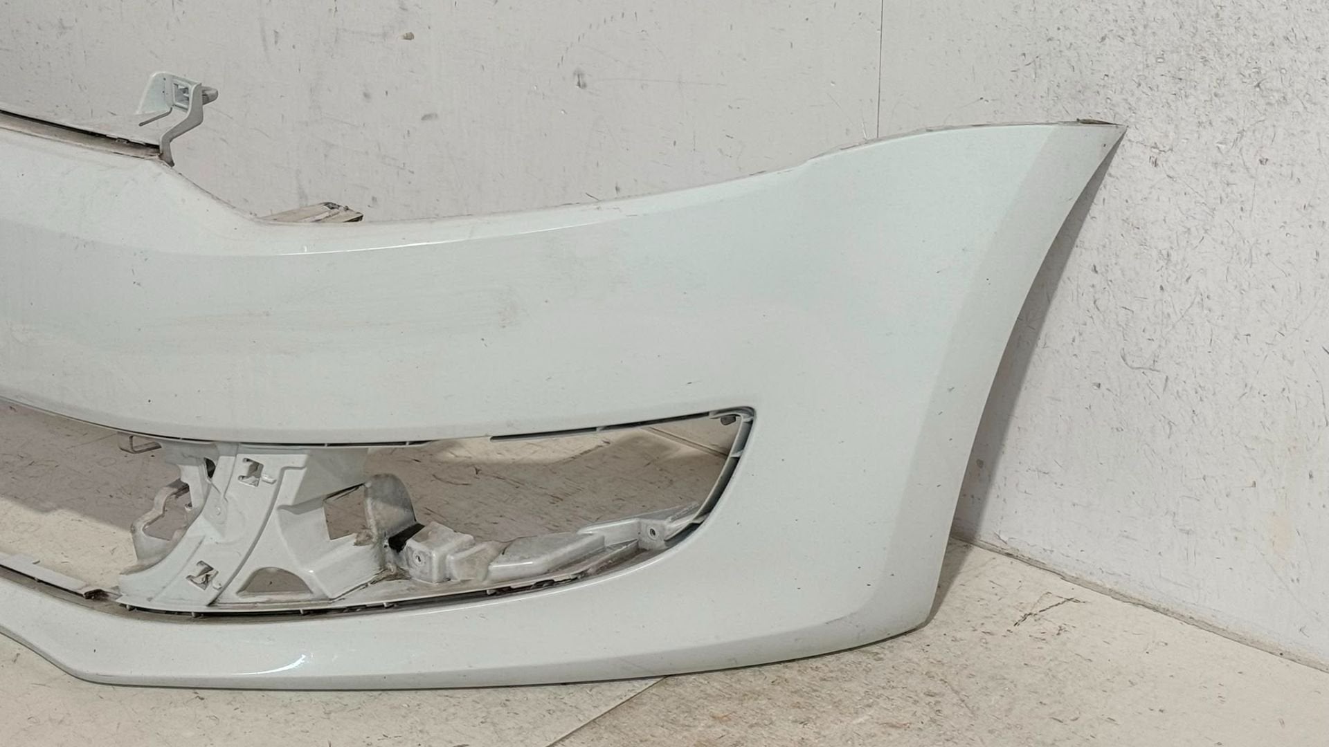 Volkswagen Polo 6R voorbumper 6R0807221, Gebruikt, Volkswagen AG, Bumper, Berliner Ring 2
38440  Wolfsburg, DE
