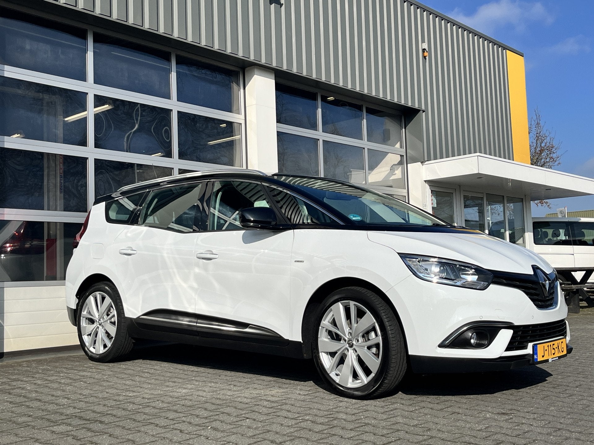 Renault Grand Scénic 1.3 TCe Limited Airco Cruise control P, Voorwielaandrijving, 4 cilinders, 116 pk, Wit