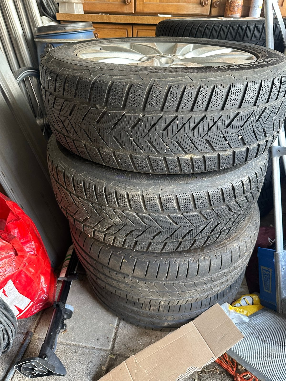 Goede Banden met velgen (skoda) 225/55 R18, Auto-onderdelen, Banden en Velgen, Ophalen, 18 inch, Gebruikt, Banden en Velgen