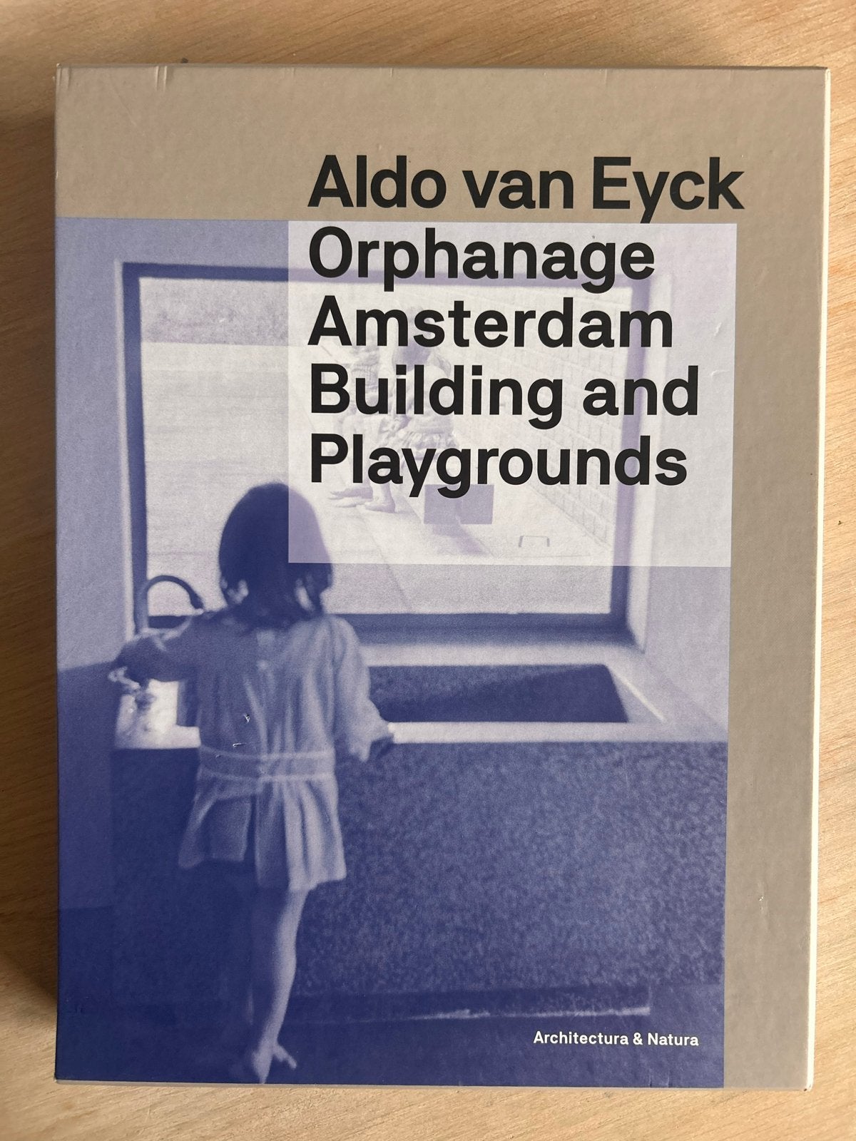 Aldo van Eyck Orphanage Amsterdam Building and Playgrounds, Boeken, Kunst en Cultuur | Architectuur, Ophalen of Verzenden, Nieuw