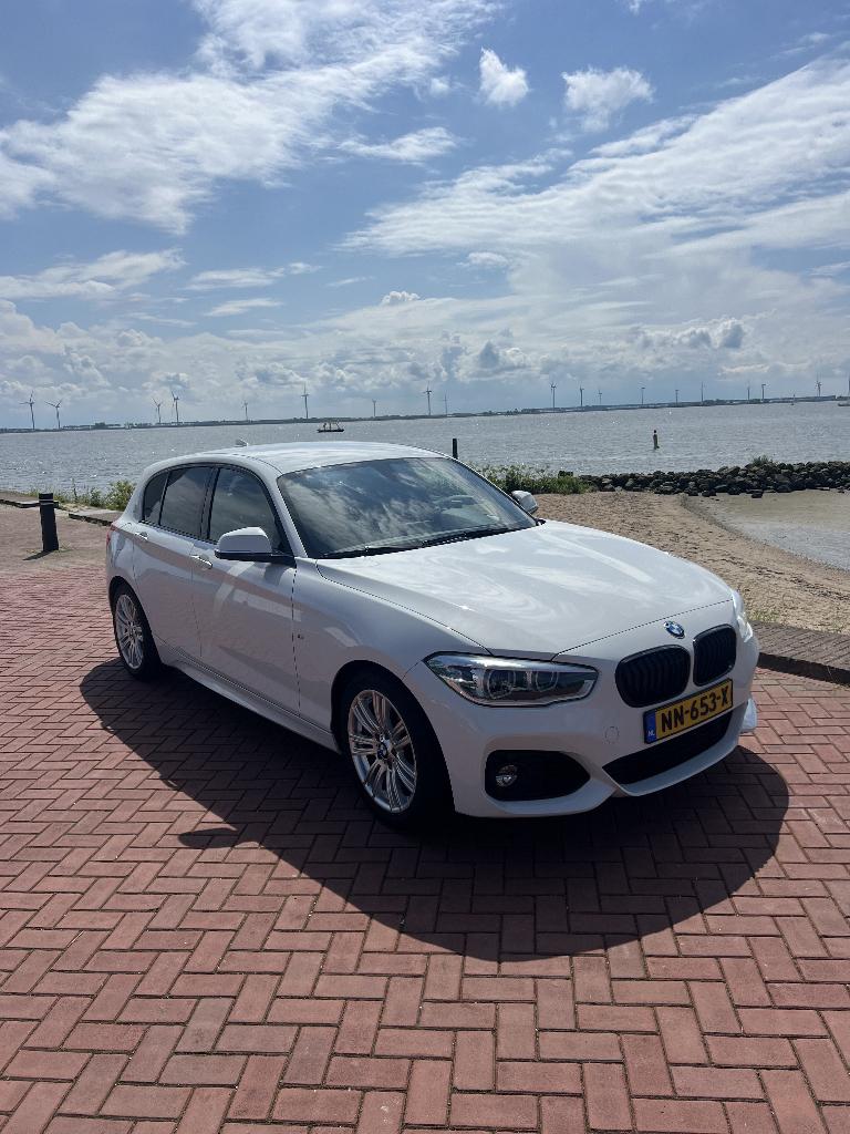 BMW 1-Serie 118i 136pk Aut 2017 Wit, Alcantara, Wit, Origineel Nederlands, Overige kleuren