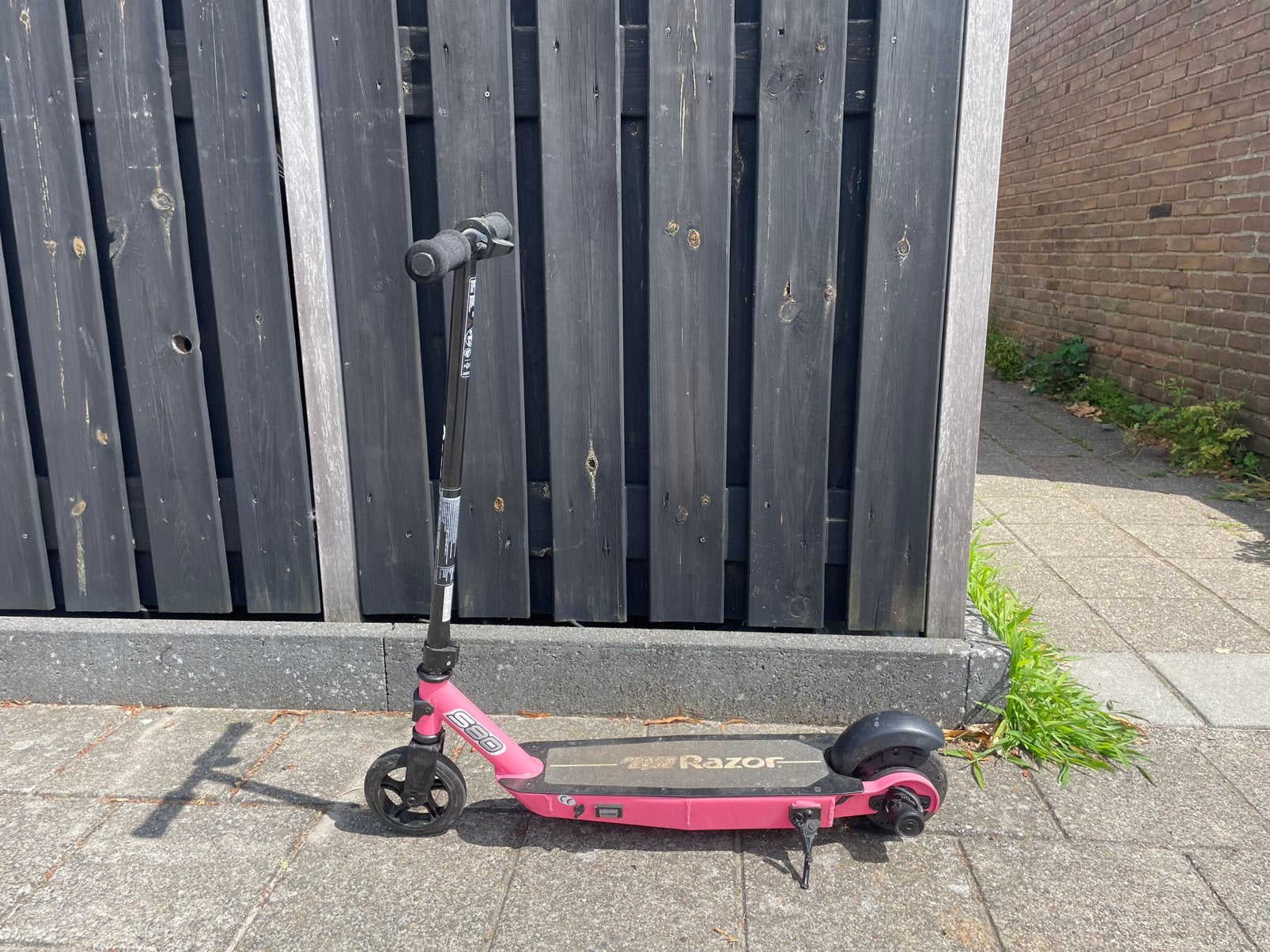 Razor s80 electrische kinderstep, Fietsen en Brommers, Steps, Zo goed als nieuw, Gewone step, Ophalen of Verzenden