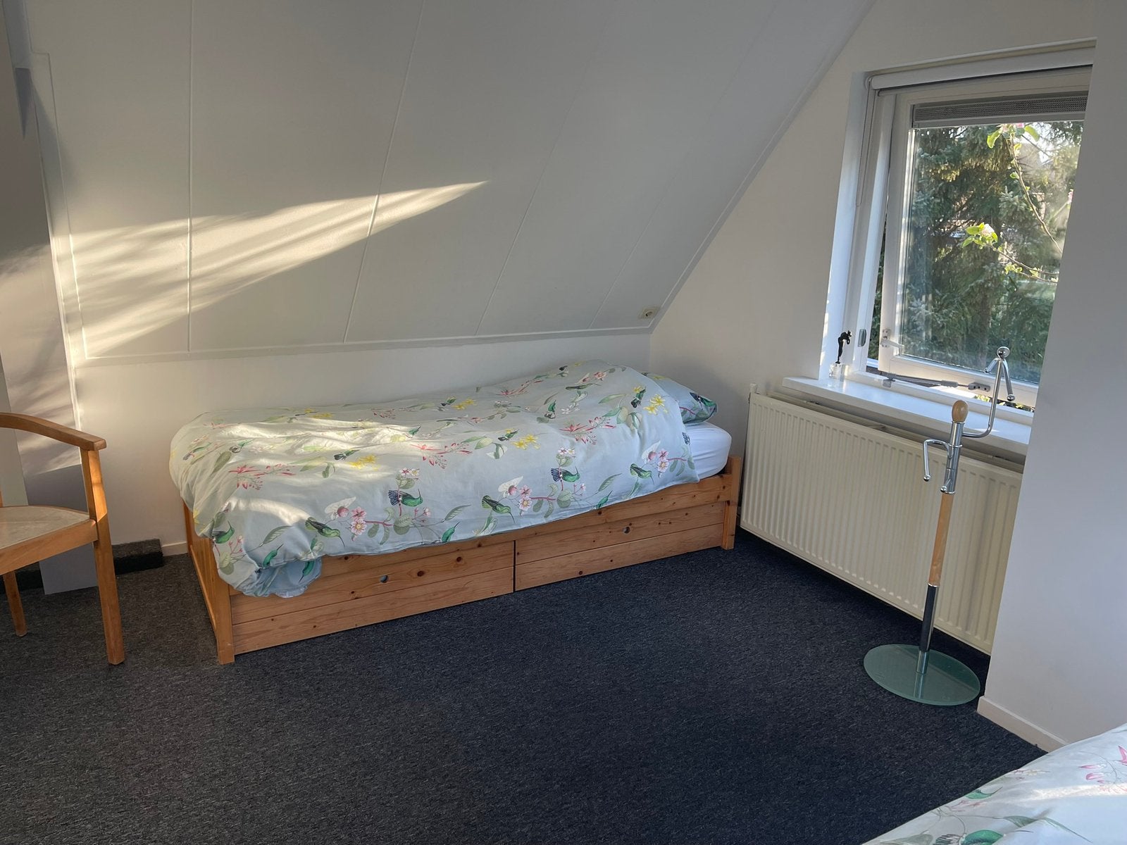 Eenpersoons bed met twee opbergladen en verstelbare bodem, Ophalen, 90 cm, Hout, Verstelbaar