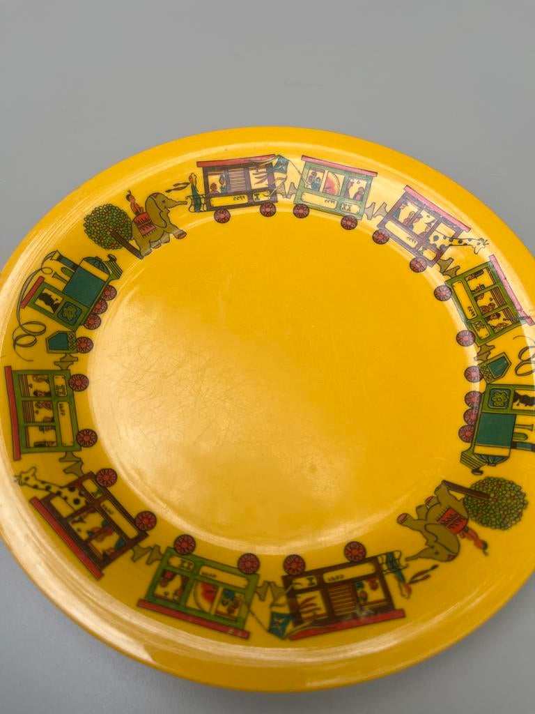 Melamine kinderbord met treintjes en dieren, Overige materialen, Gebruikt, Ophalen of Verzenden, Bord(en)