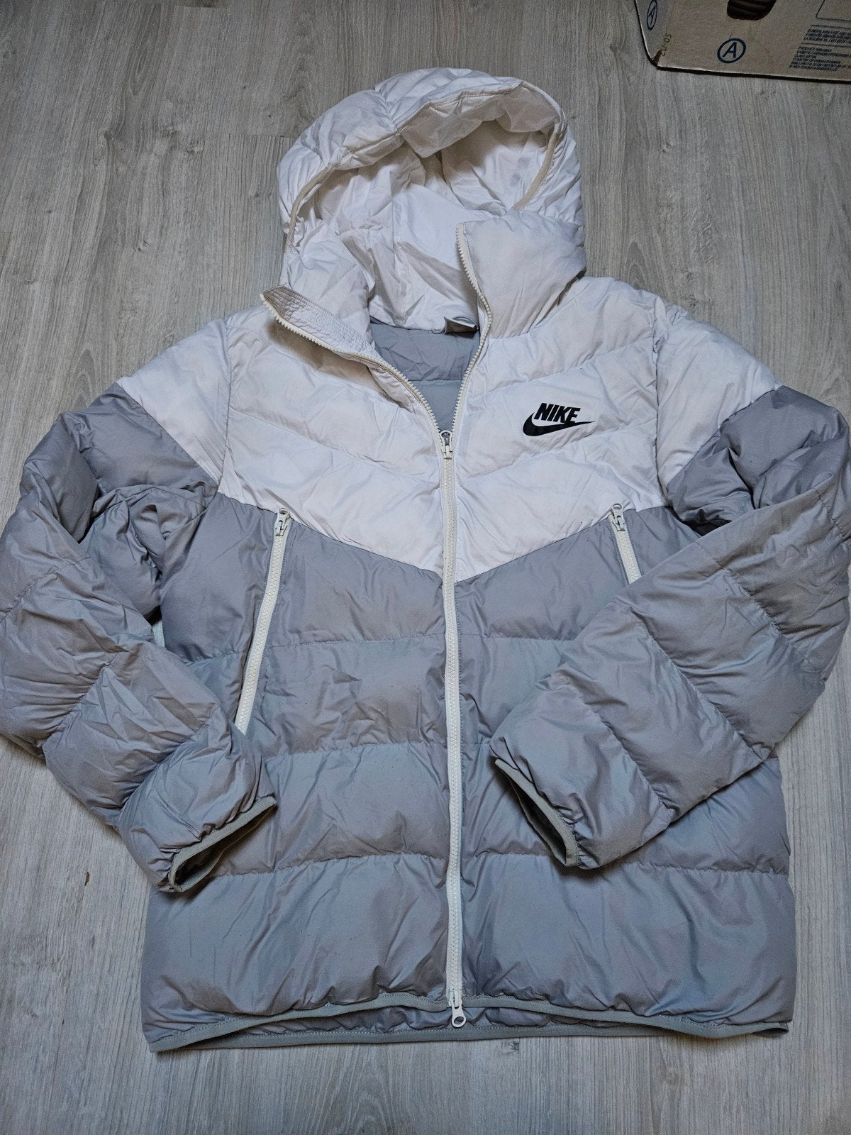 Winterjas Nike mt L, Kleding | Heren, Jassen | Winter, Maat 52/54 (L), Wit, Nike, Ophalen of Verzenden
