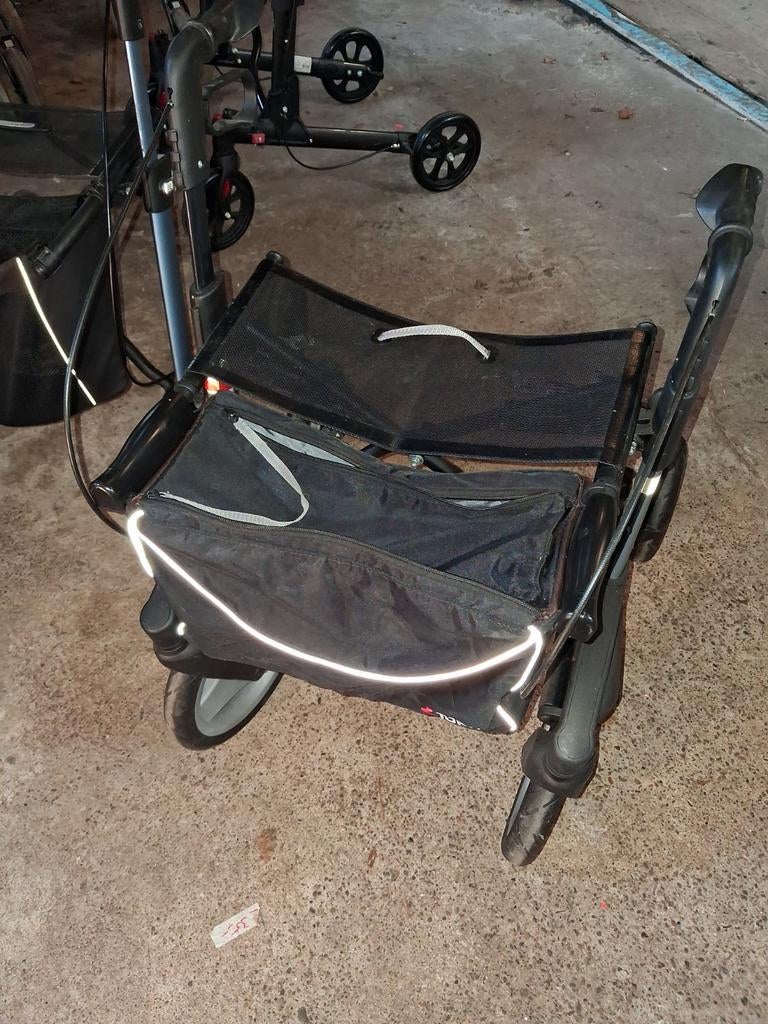 Rollator, Diversen, Ophalen