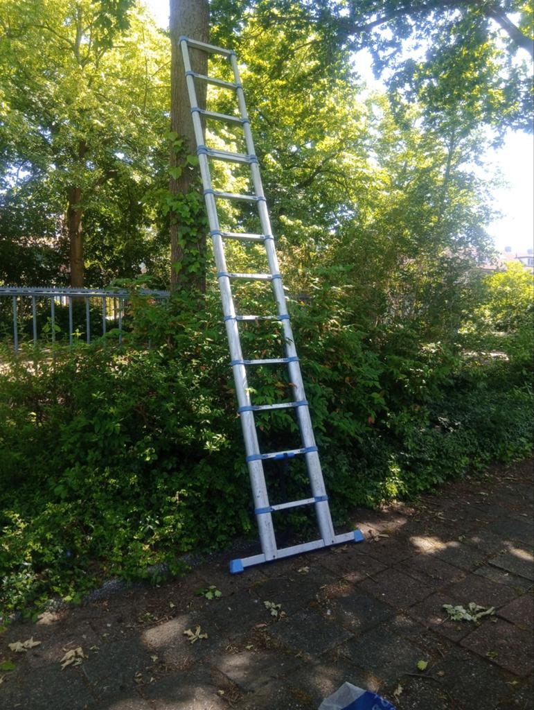 Allumex telescoopladder met stabilisatiebalk, Gebruikt, Ophalen of Verzenden, Ladder, Opvouwbaar of Inschuifbaar